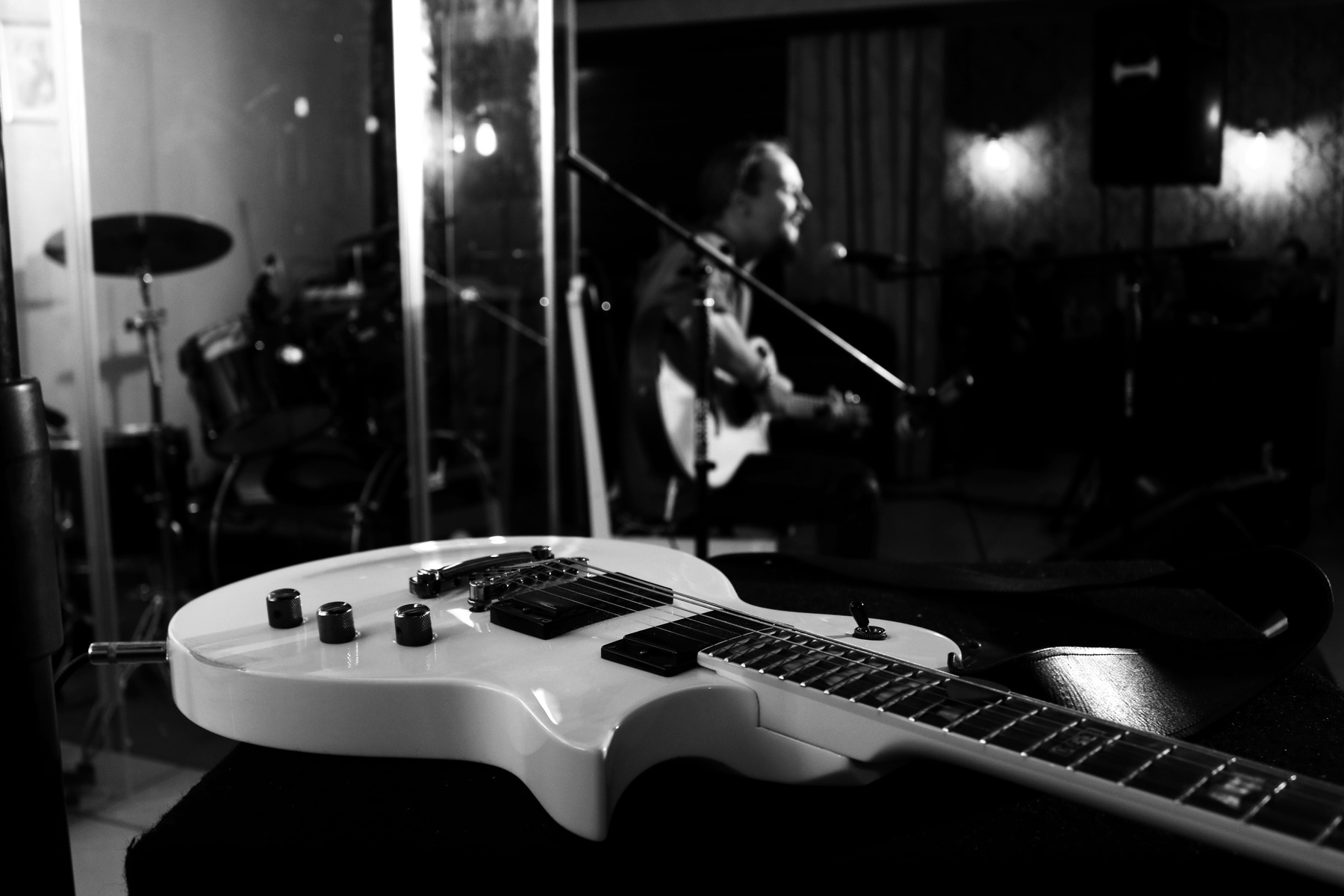 Рок-ядро чб концерт гитара рок фото с концерта гитарист музыка