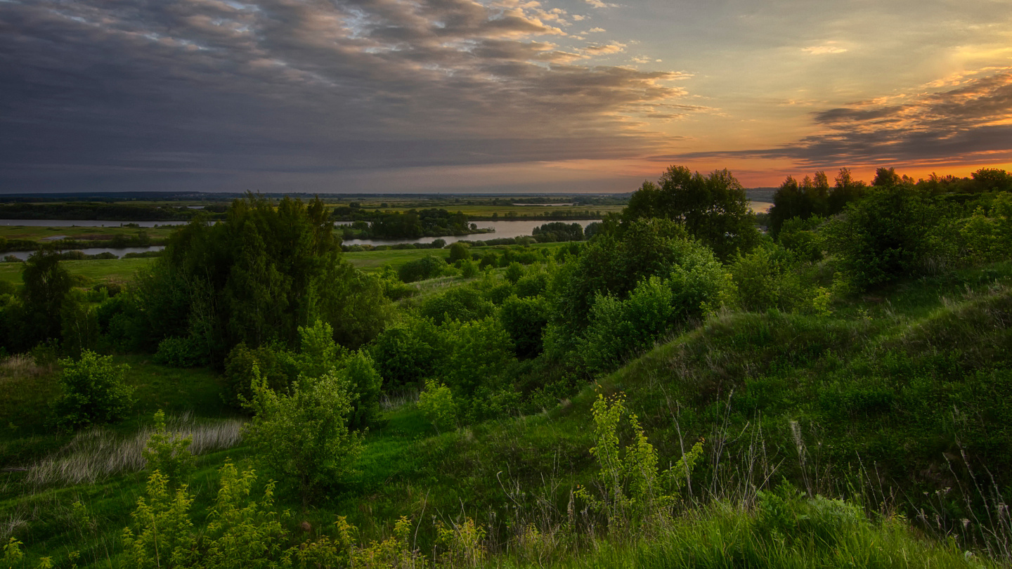 На слиянии двух рек. восход слияние рек красоты средней полосы России