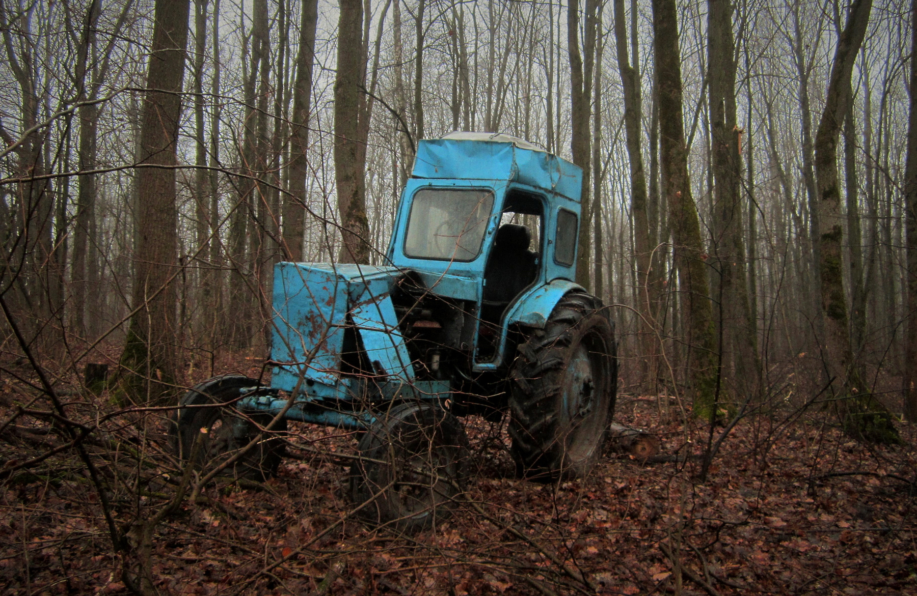 Забытый Трактор прогулка лес зима