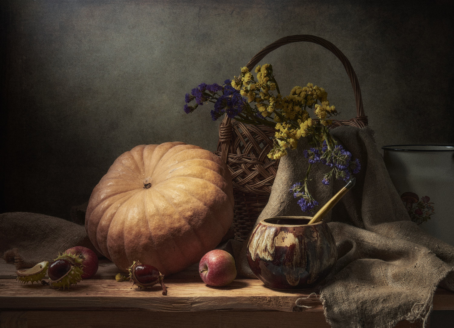 С тыквой натюрморт композиция постановка сцена еда тыква яблоки плоды посуда урожай