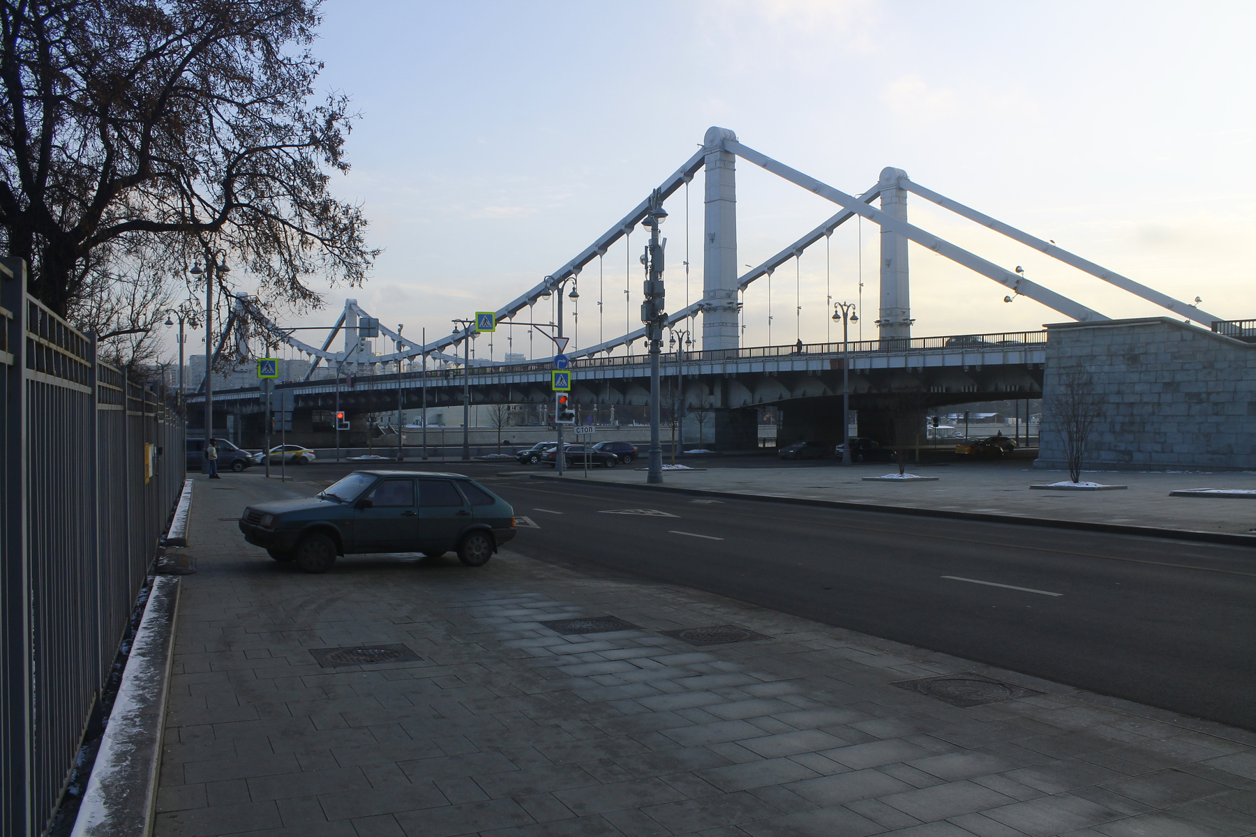 Вид на Крымский мост Москва
