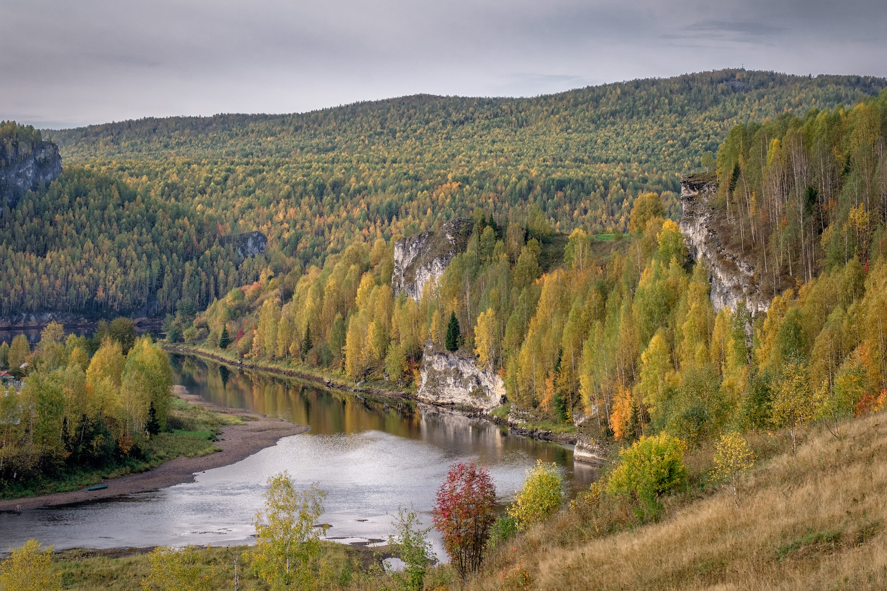 Скалы Косьвы река косьва скалы урал осень природа пейзаж