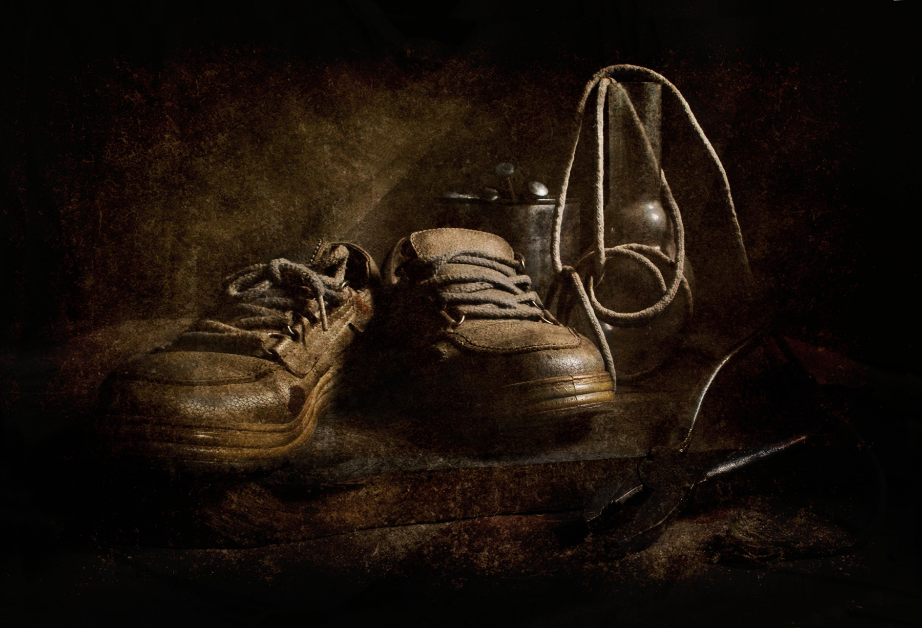 Старые ботинки 