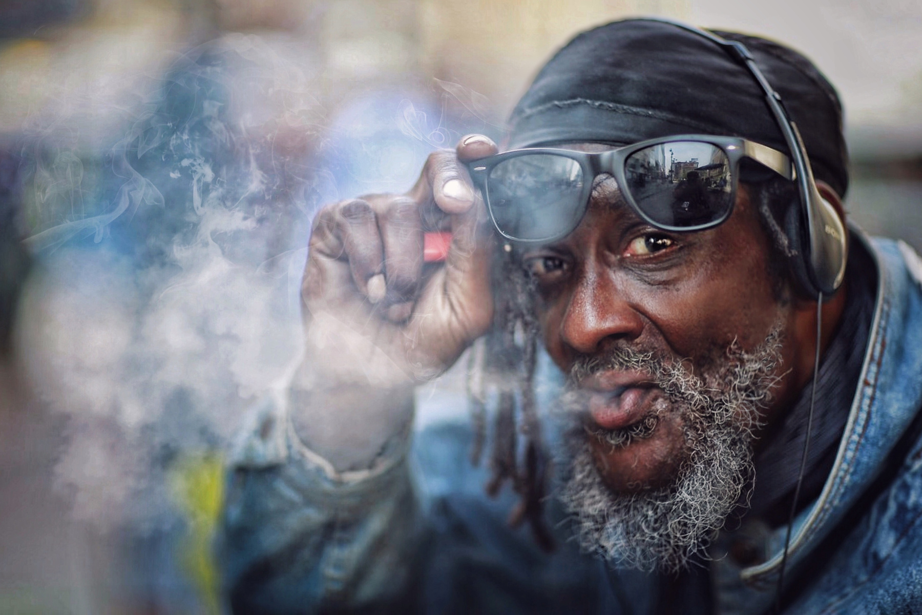 Smoke gets in your eyes… Портрет уличный портрет спонтанный RomanMordashevPhotography