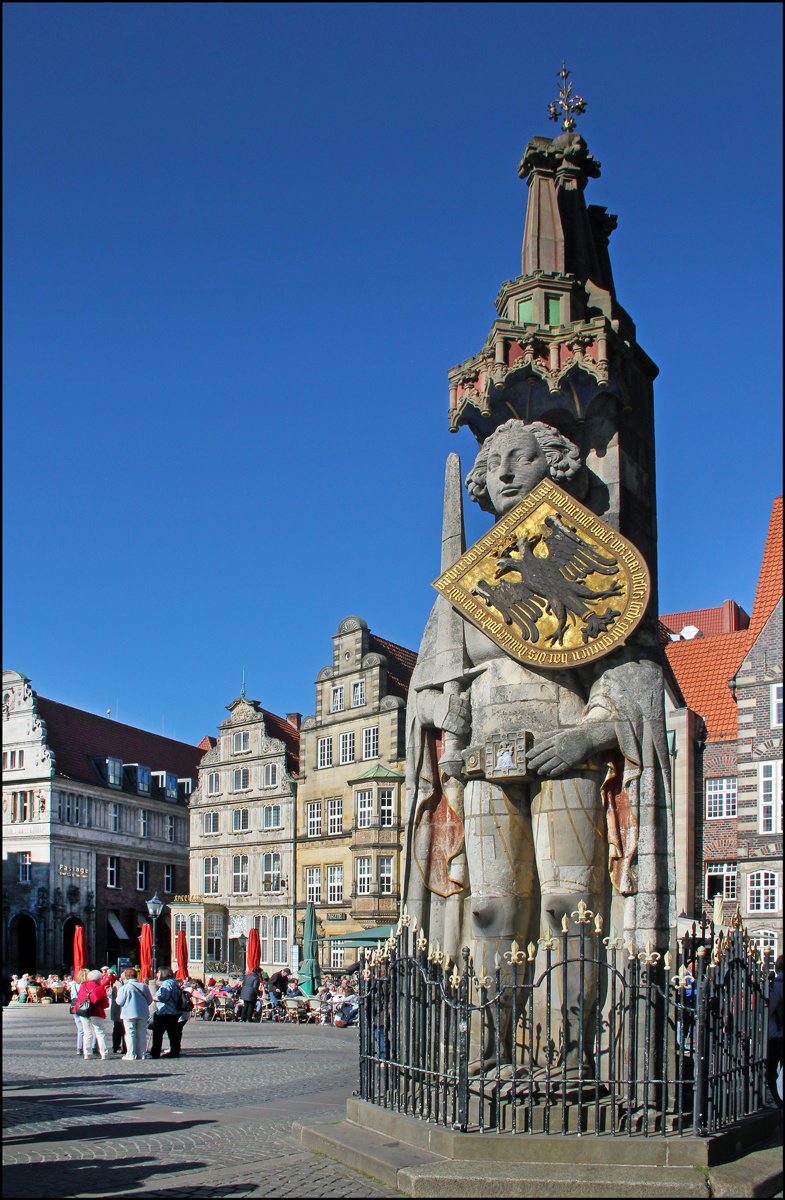 Германия. Бремен. Статуя Роланда Германия Бремен Достопримечательности статуя Роланда скульптура