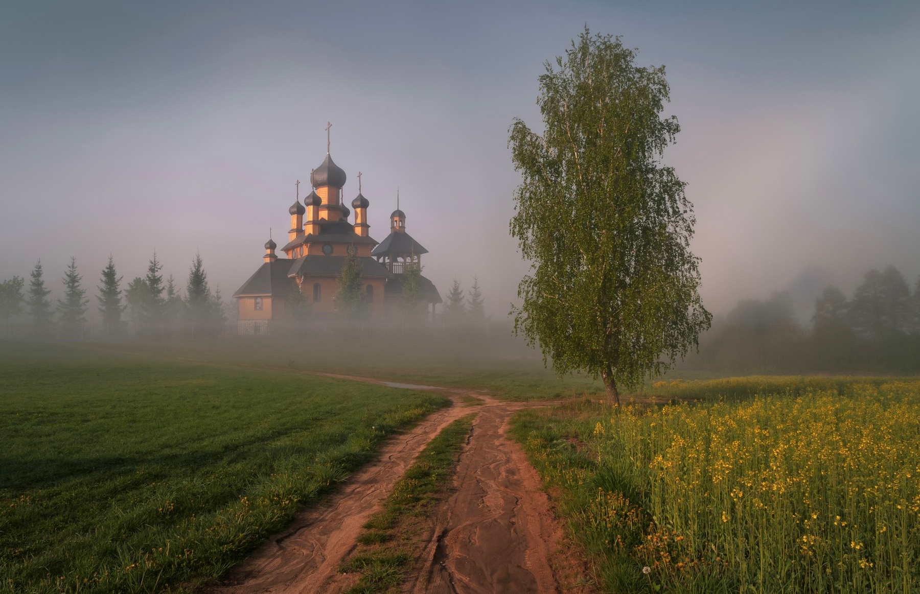 *** утро церковь туман