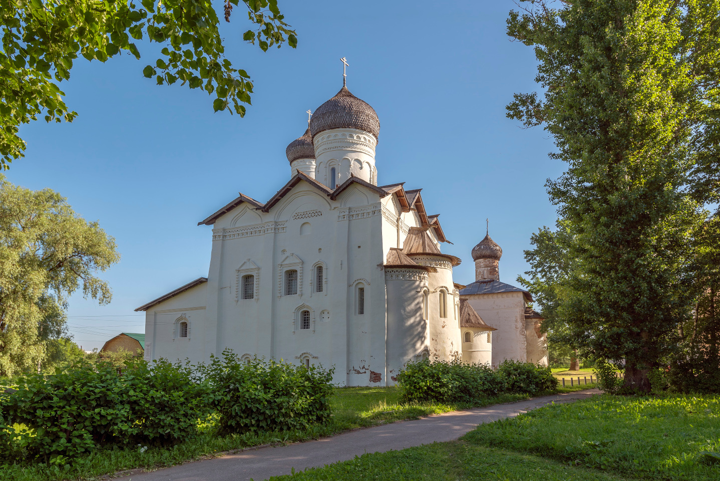Спасо-Преображенский монастырь основан в 1192 г. 