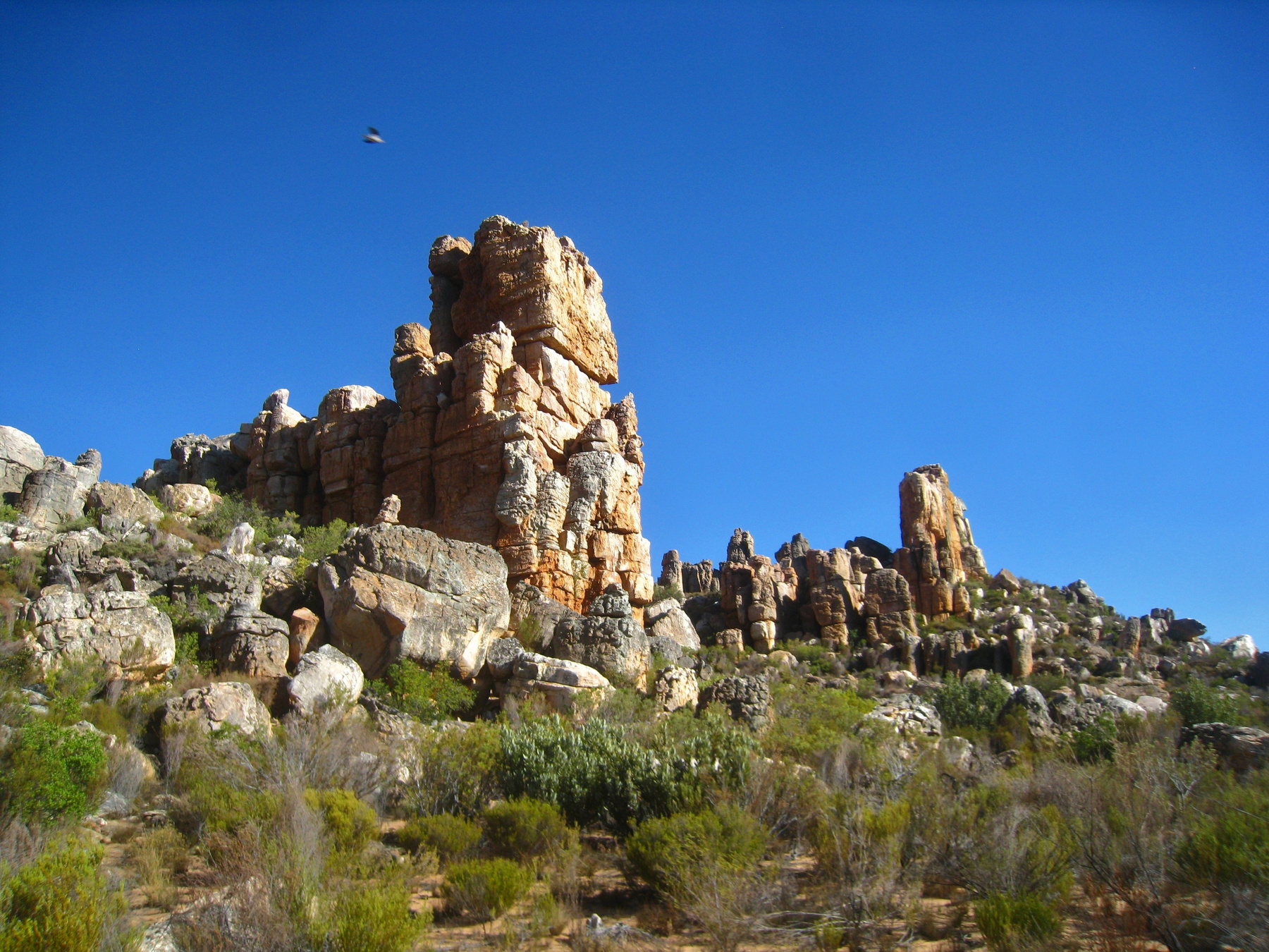 Скалы Южной Африки. ЮАР озеро природа скалы