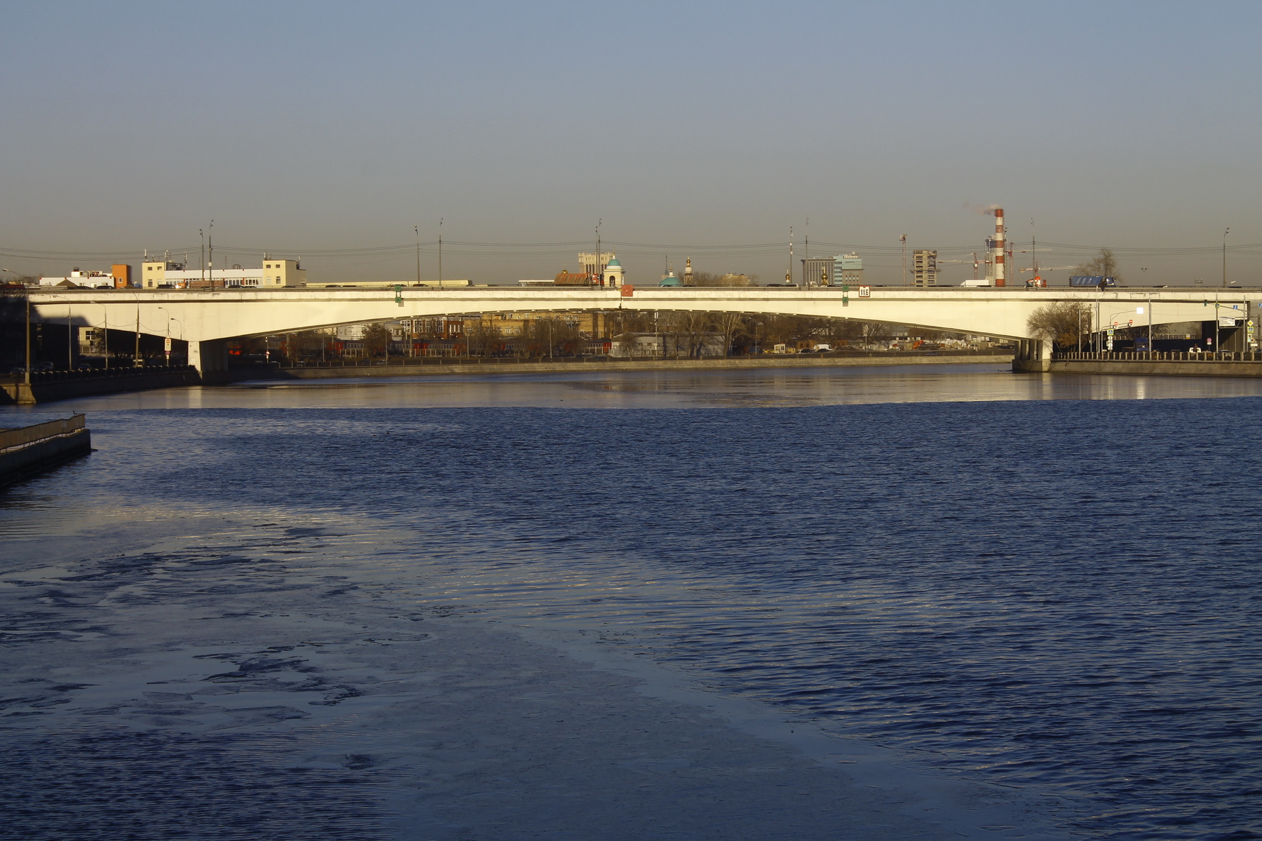 Вид на Автозаводский мост Москва