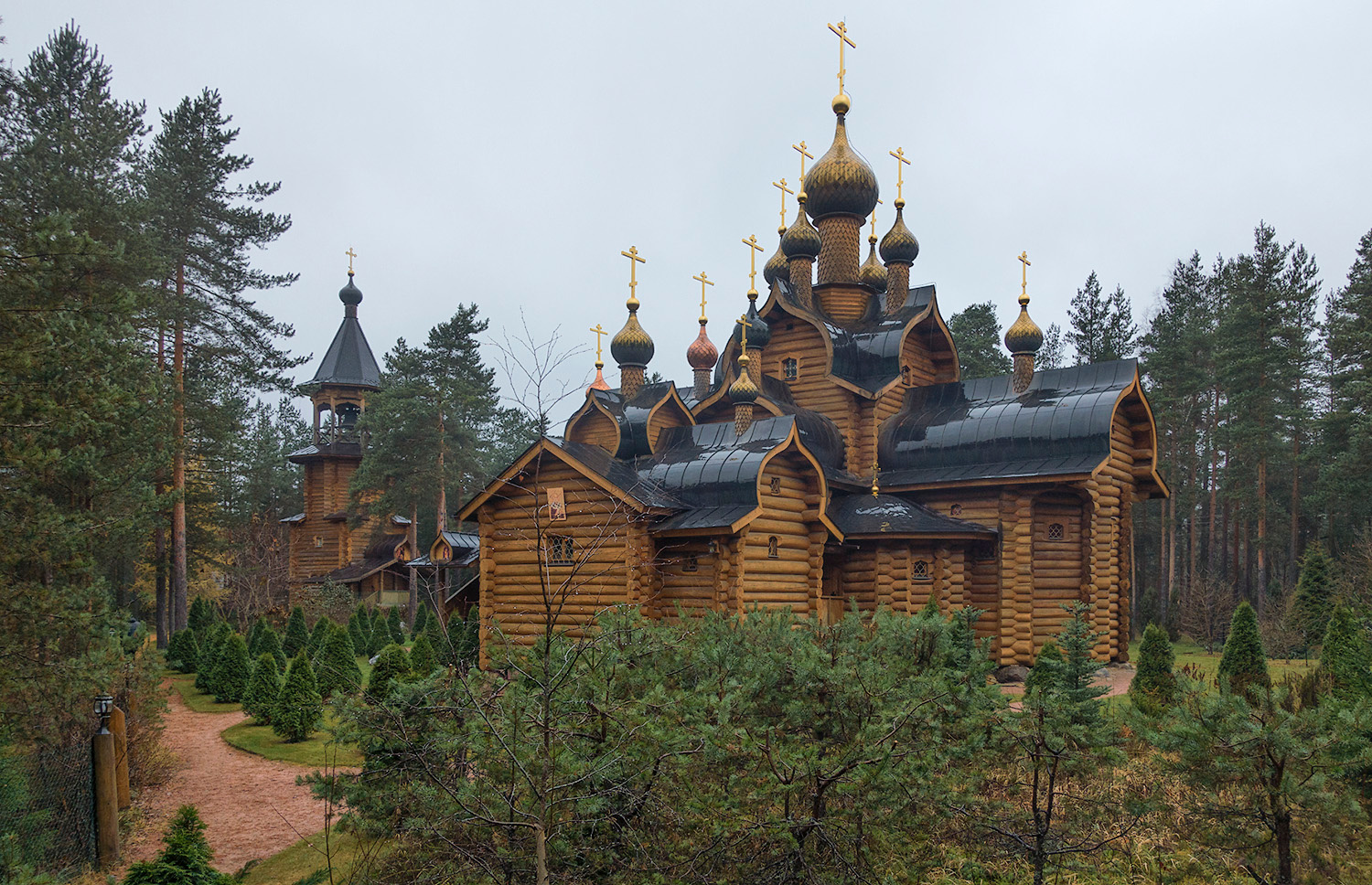Храм всех Русских Святых 
