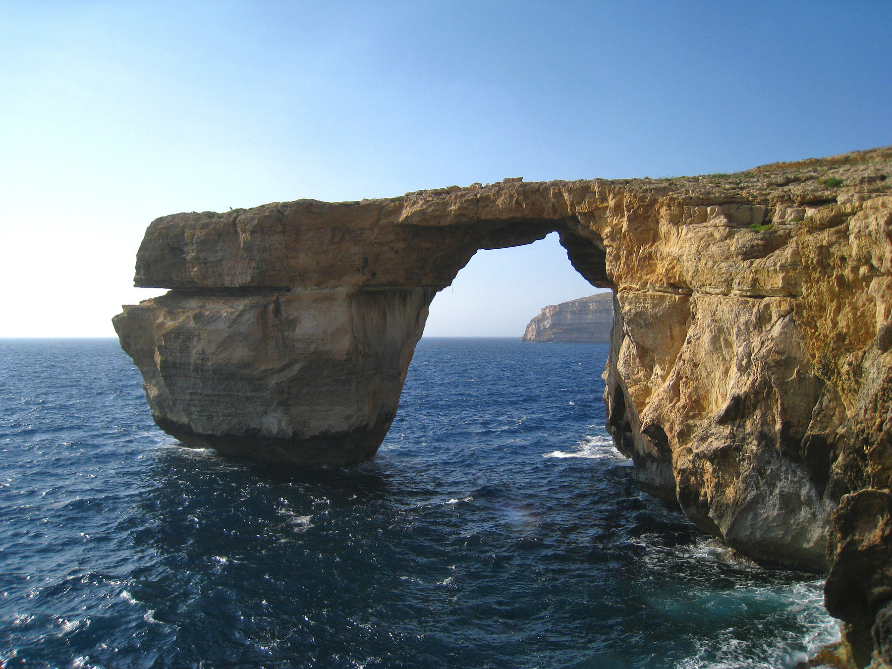 Лазурное окно. Мальта пейзаж скалы дюны песок