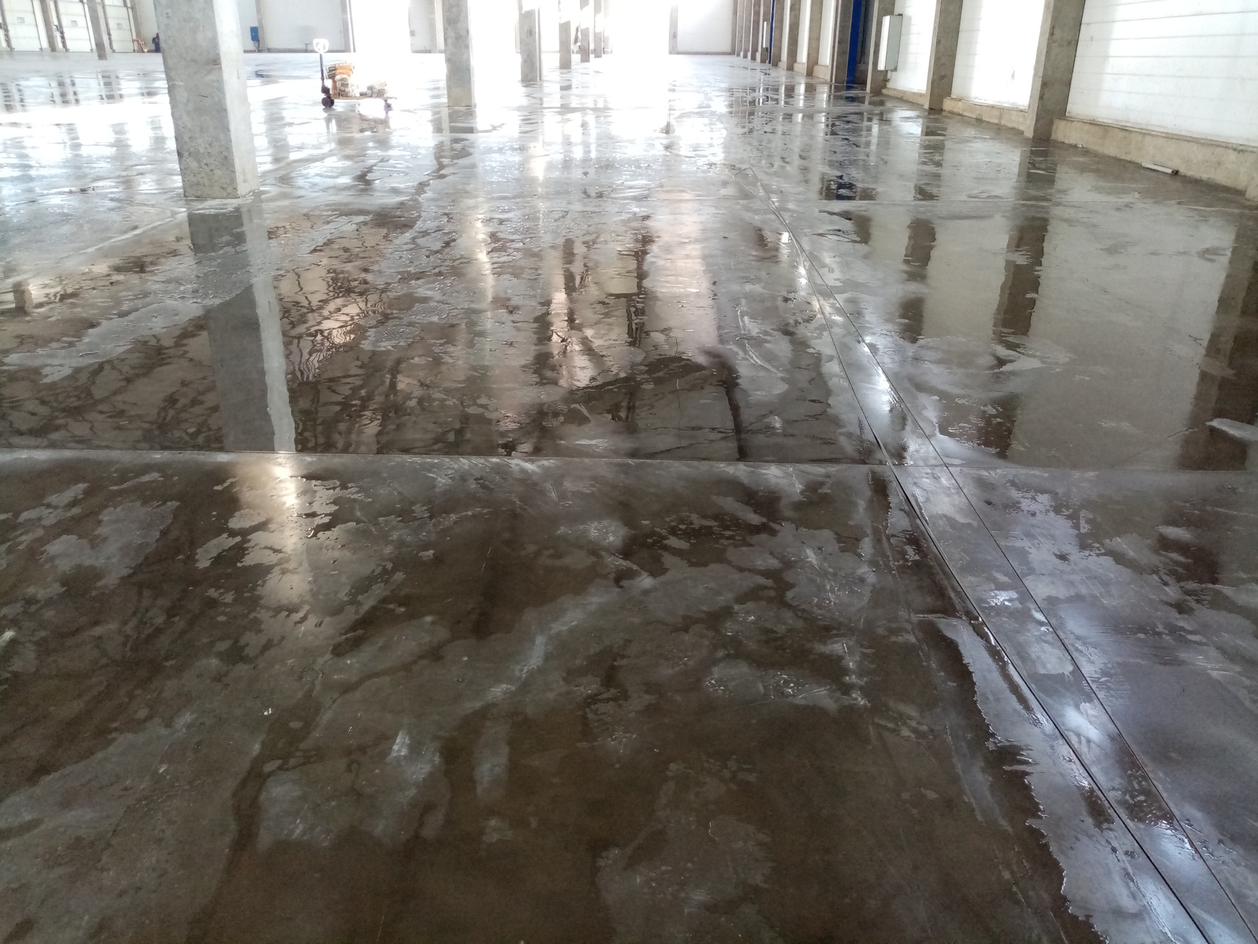 betonpol71 бетонный пол без пыли и сколов.с верхним упрочняющим слоем
