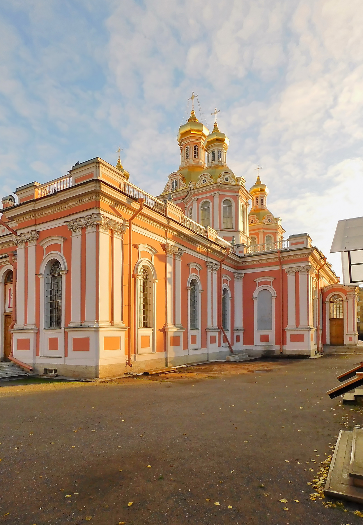 Казачий в золоте Санкт-Петербург город Крестовоздвиженский собор