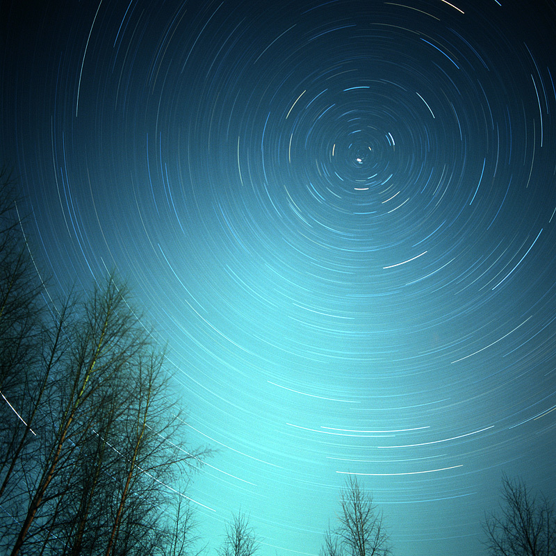 Звёздная Юла звёзды трэки полярная звезда небо ночь деревья