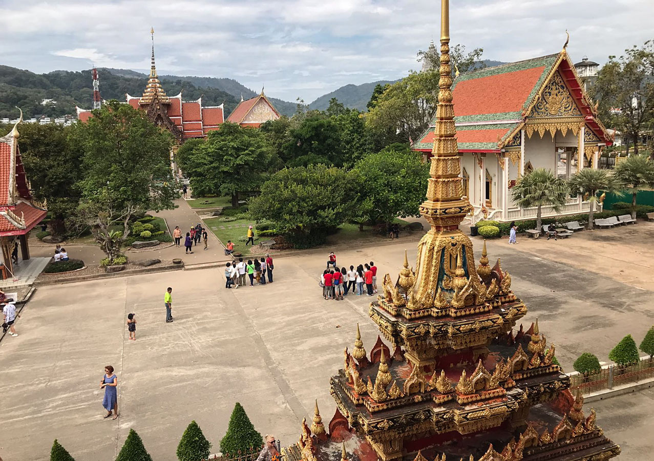 Вид на храмовый комплекс Ват Чалонг таиланд пхукет ват чалонг