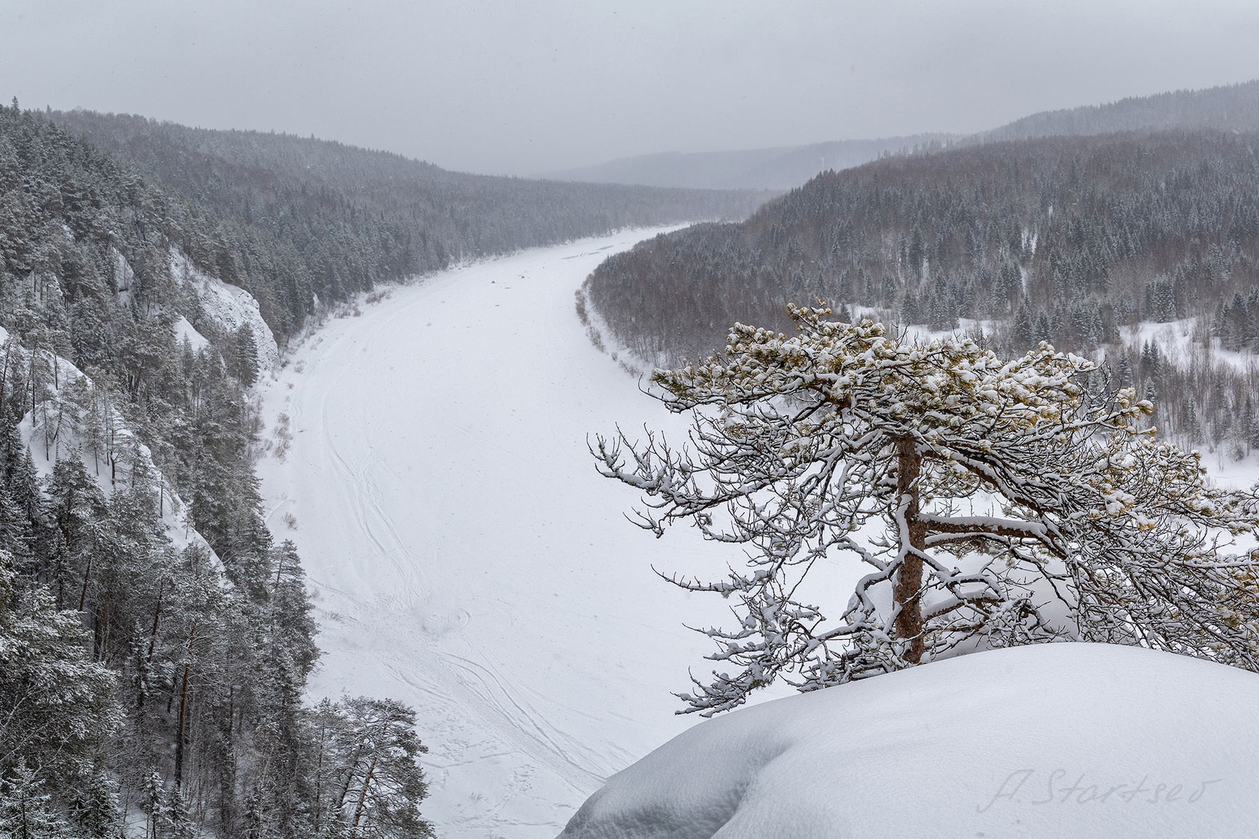 Река Чусовая зима снег дерево пейзаж природа туризм Пермский_край Урал Чусовая панорама река скала