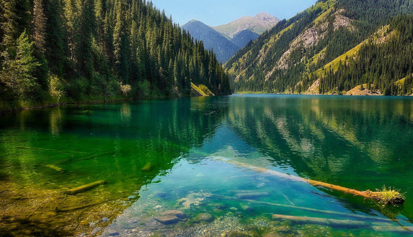Прозрачность вод Казахстан Кольсай лето