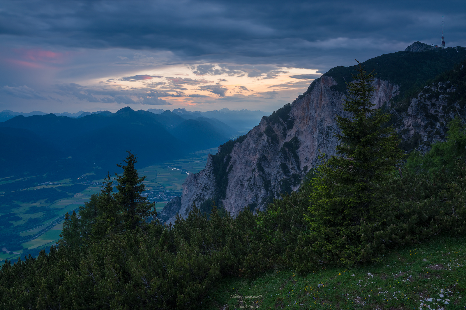 "Воронка заката над ущельем Гайль" Австрия Каринтия Карнийские Альпы Долина Закат Ущелье Горы Carnic Alps