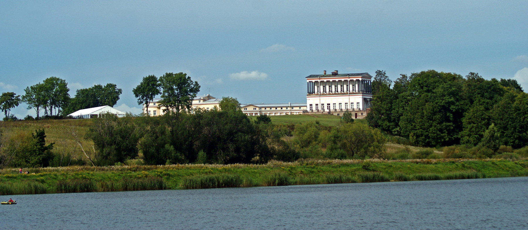 Дворец "Бельведер" 2 сентября 2015 дворец осень петергоф петродворец пруд
