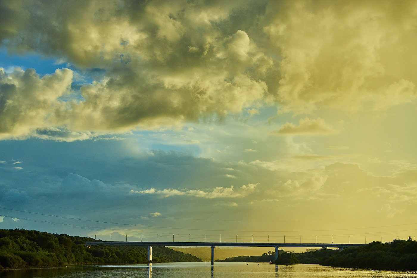 Золотой дождь Калуга дождь солнце река Ока мост