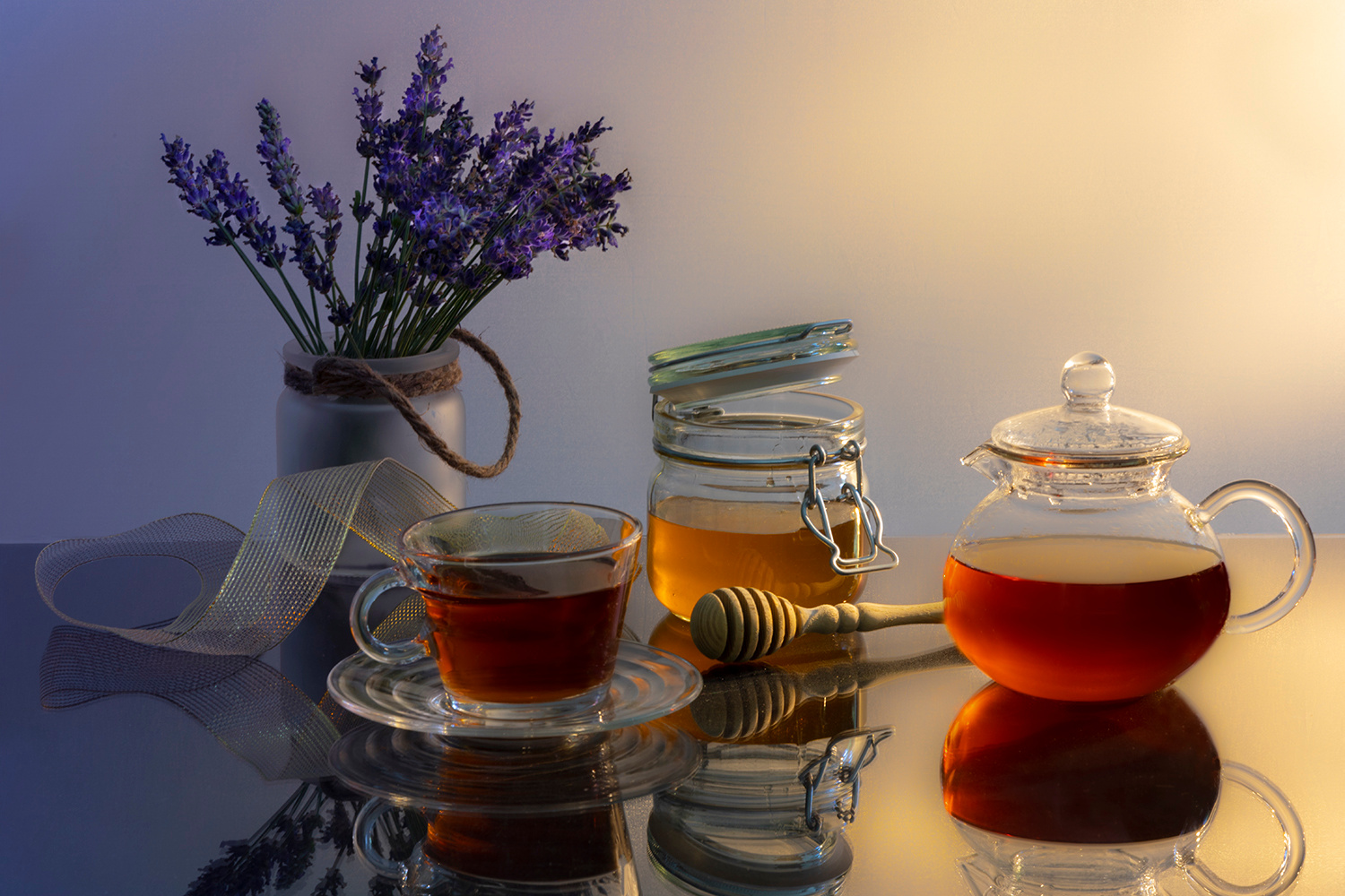 Чай с медом и лавандой 