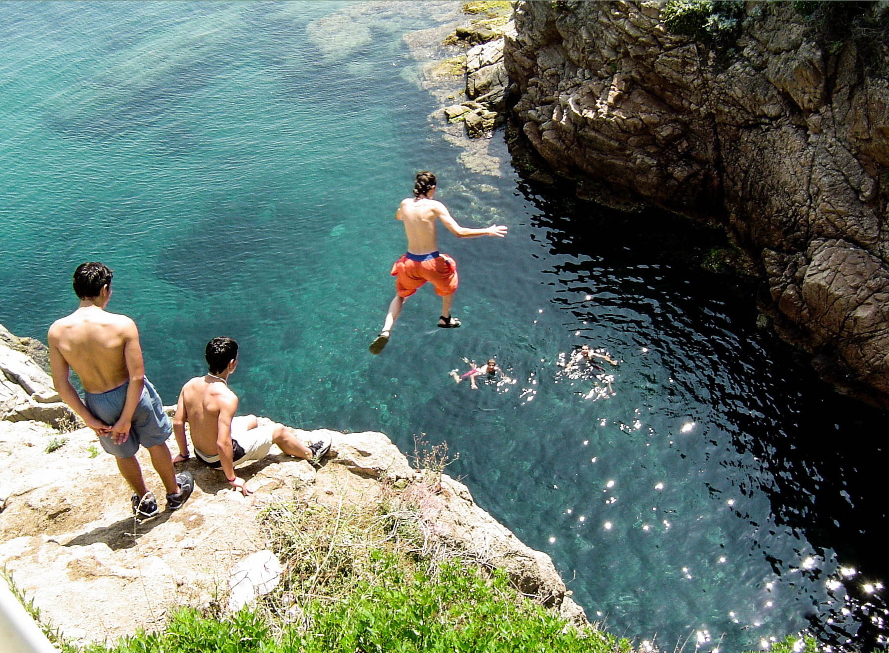 Разбежавшись прыгну со скалы... (Бланес, Испания, 22.06.2005) 