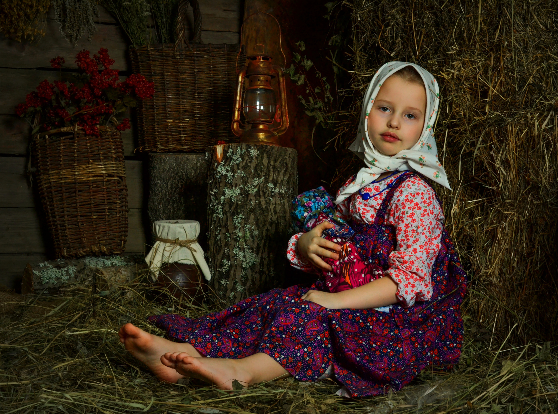 Крестьяночка с куклой . Детский мир крестьянка