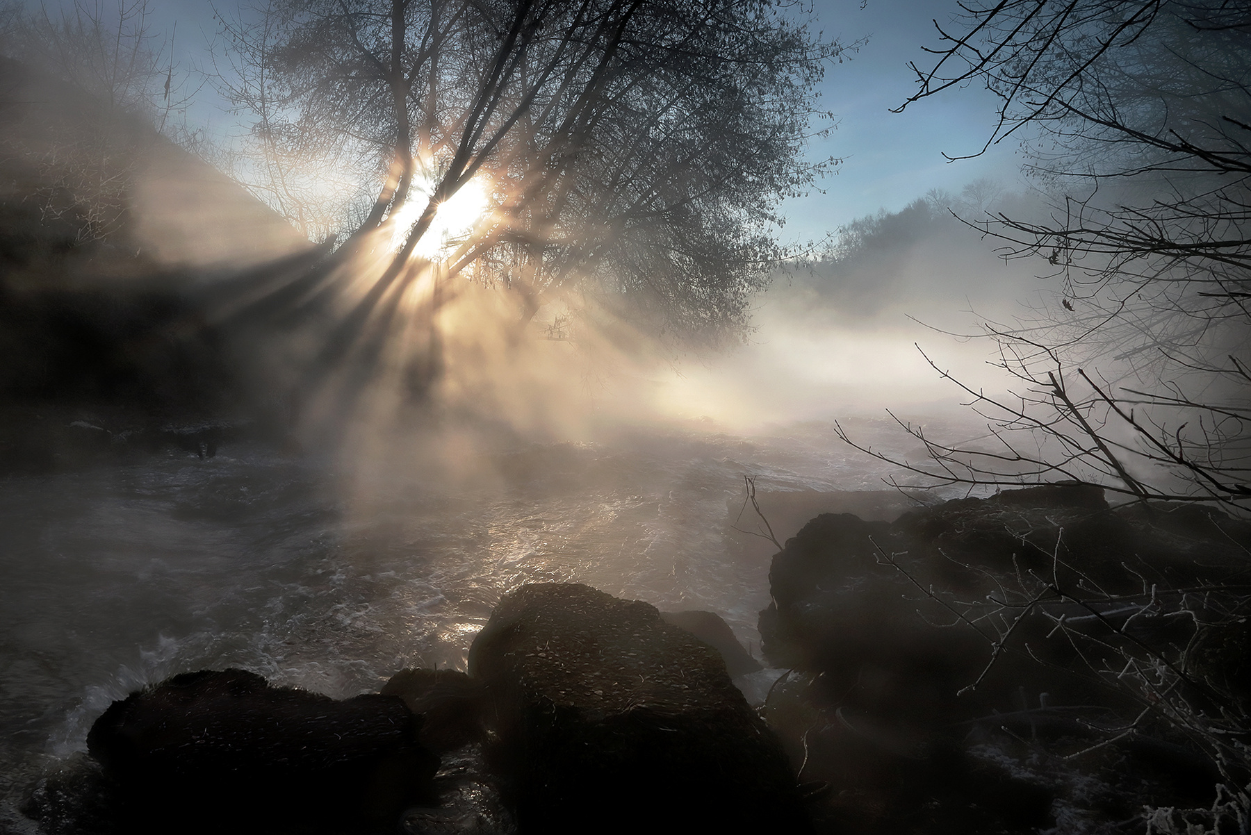 Буйство рассветного тумана.... природа рассвет река туман утро свет солнце