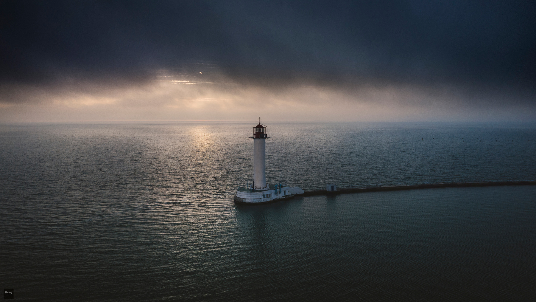 Lighthouse in dark mood маяк море рассвет
