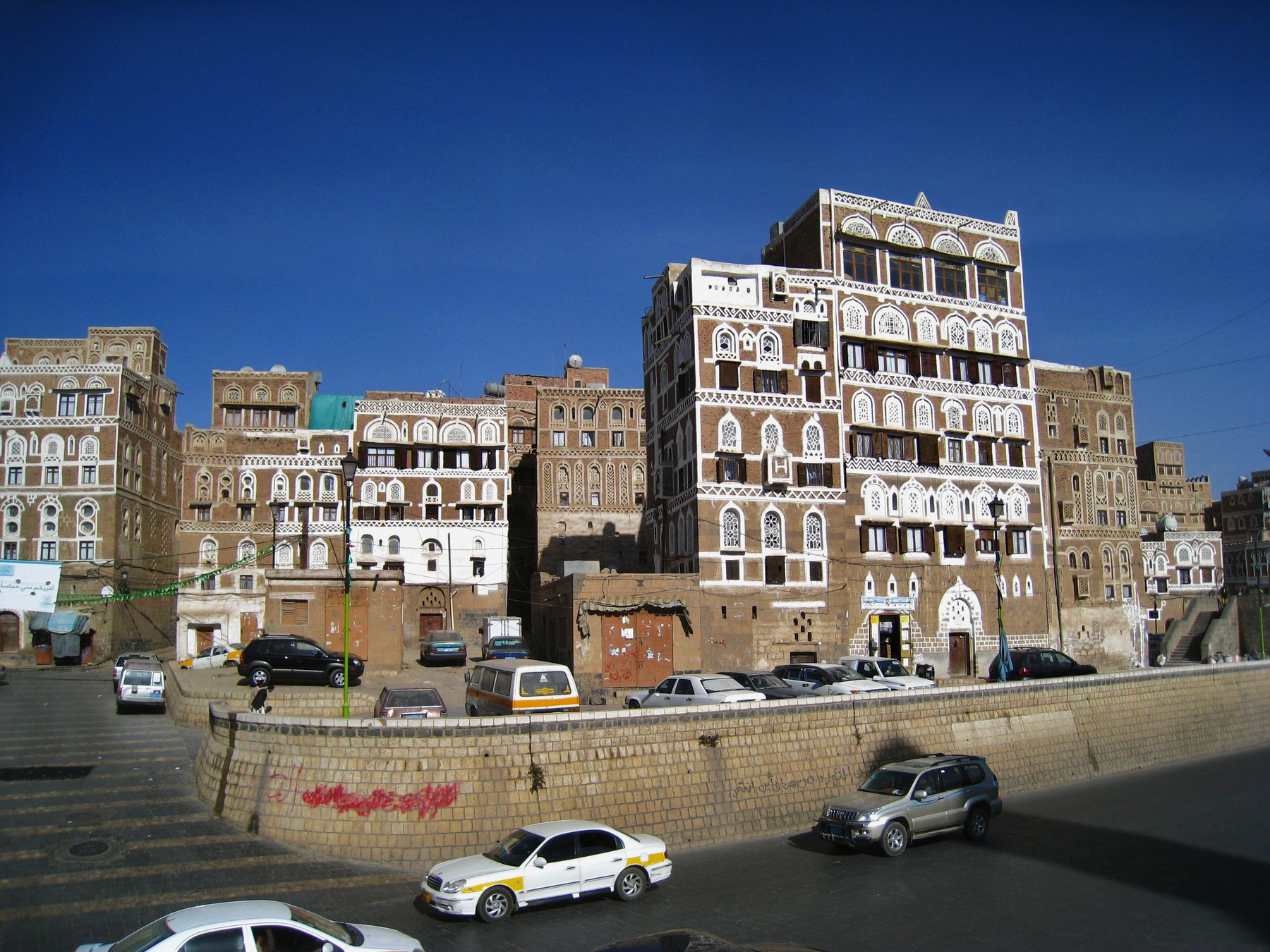 Сана, Йемен. Йемен озеро природа скалы