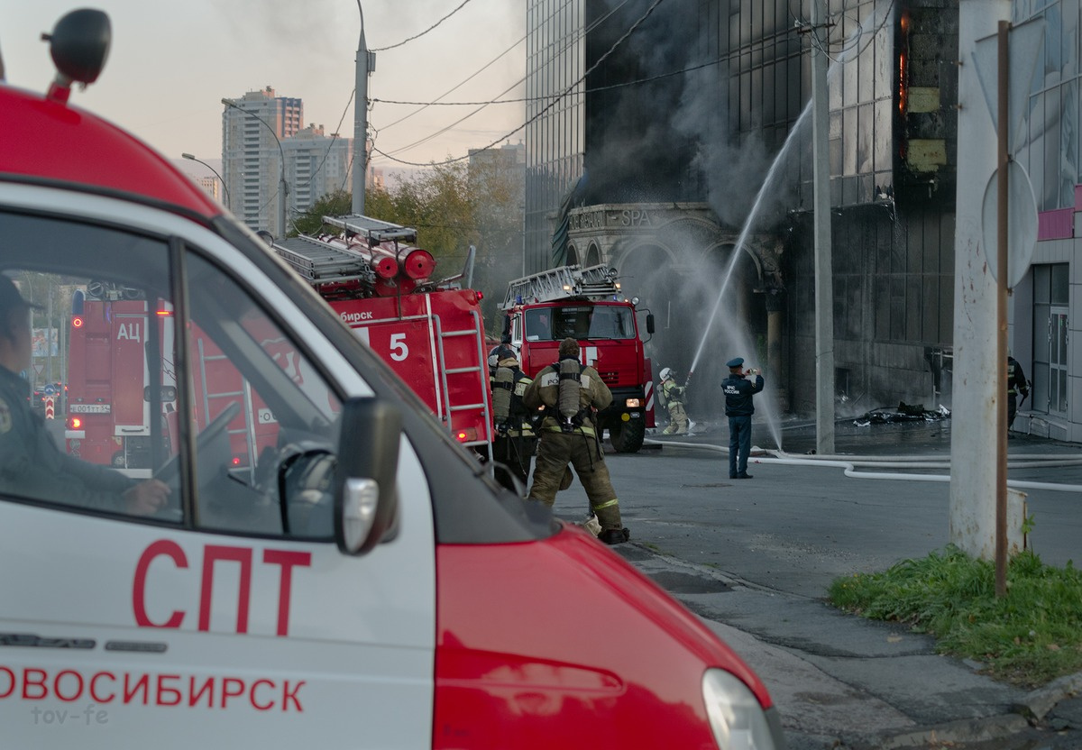 Пожар - и шоу и работа Новосибирск пожар 2020