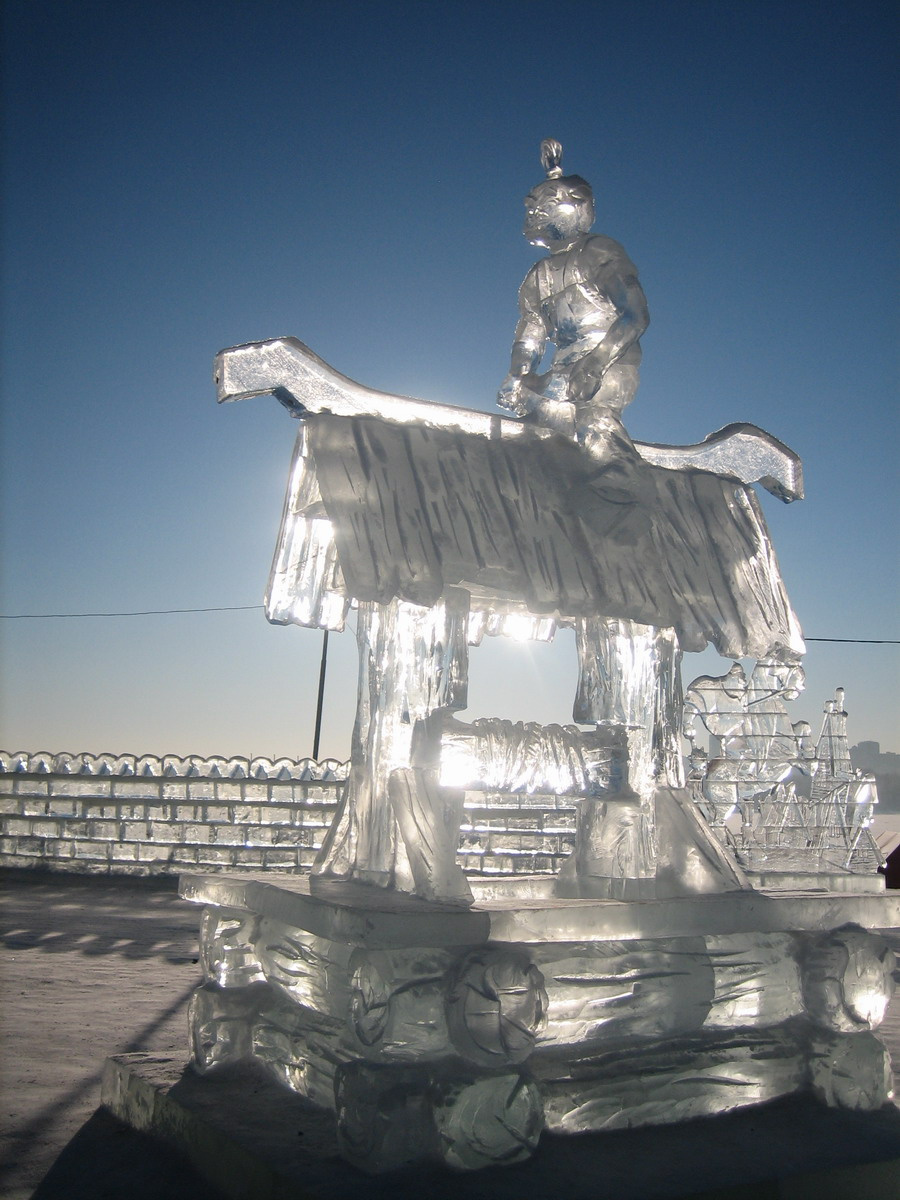 Ледяной колодец Новосибирск зима лёд снег солнце