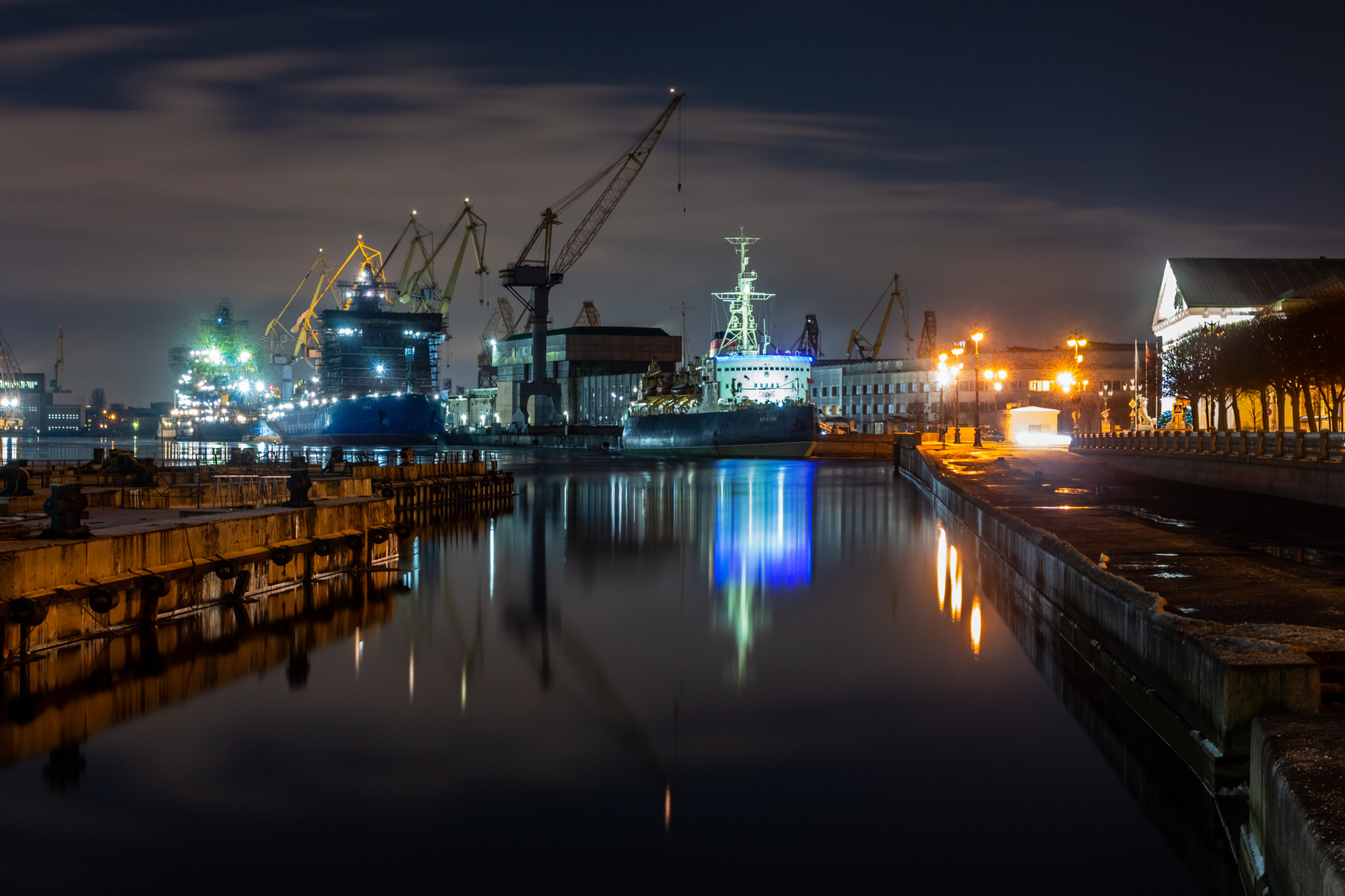 Холодное отражение Санкт-Петербург вечер река отражение ледокол корабль