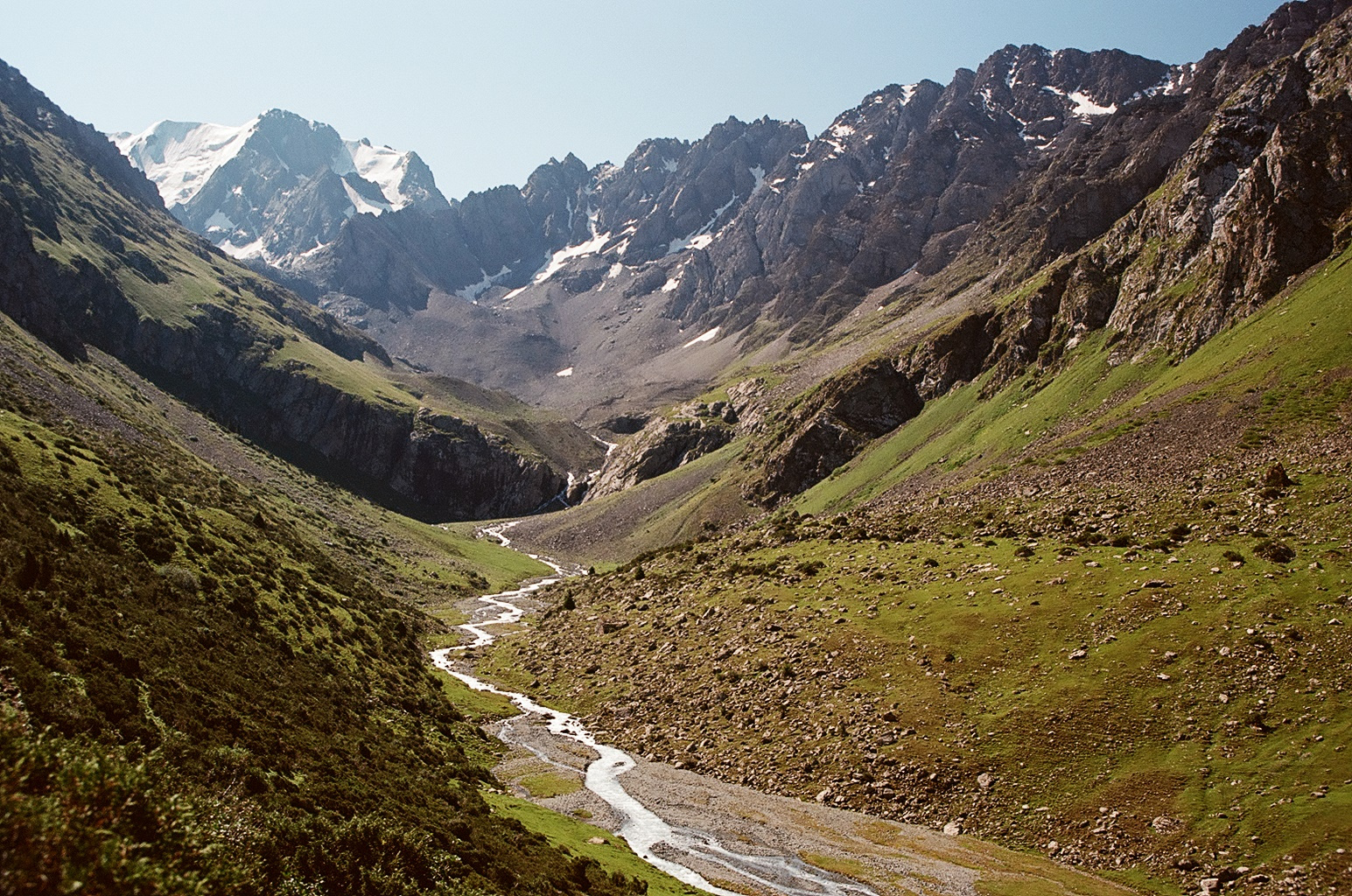Вверх по реке Кыргизстан Тянь Шань горы природа