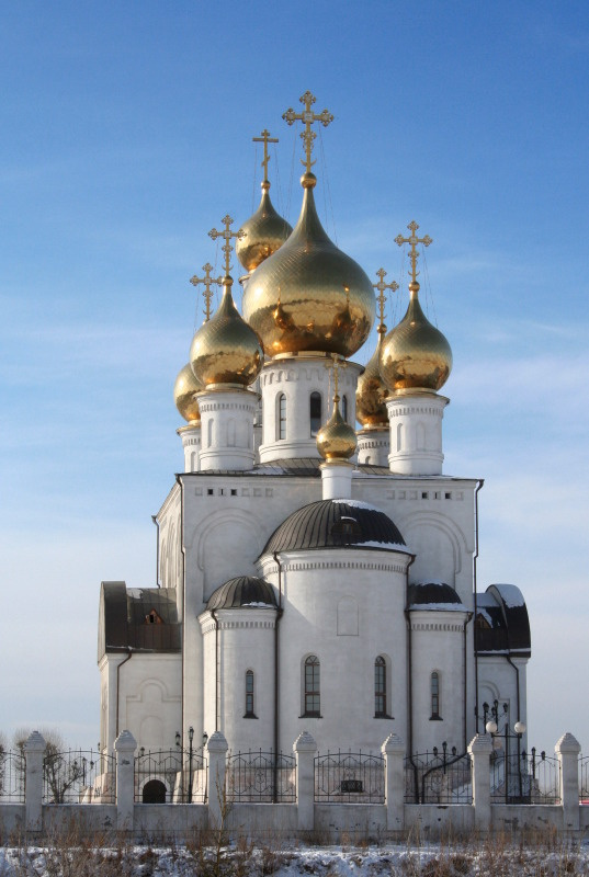Золотые купола Абакан Преображенский собор