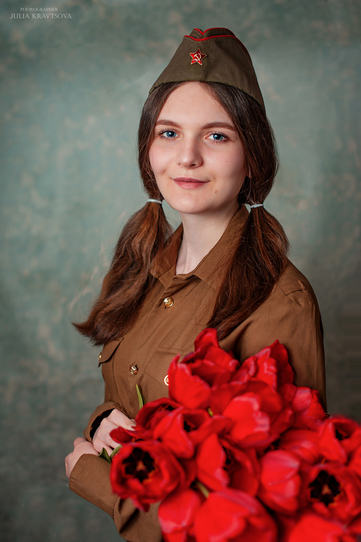 Тот самый май девушка портрет советский солдат тюльпаны воин