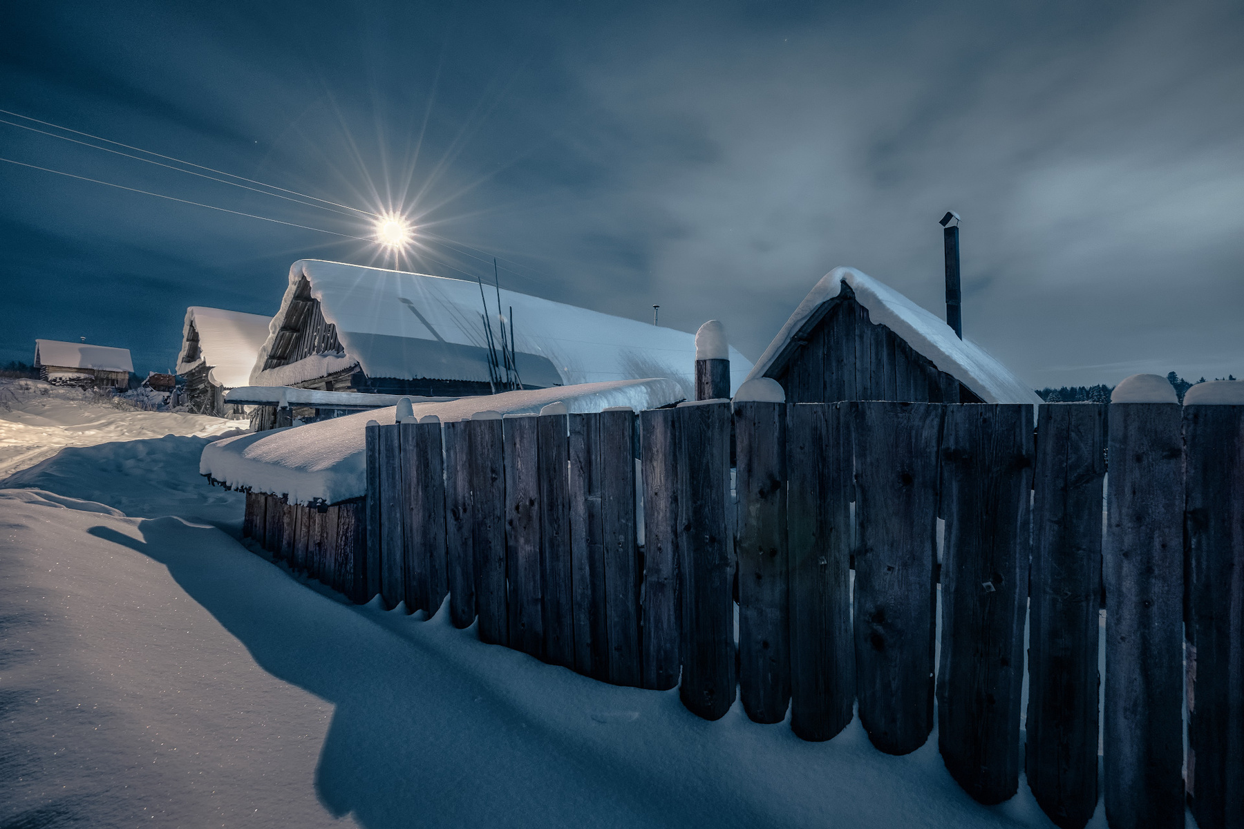 Новогодние ночи в деревне деревня январь мороз снег ночь дом забор баня свет екимята пермь