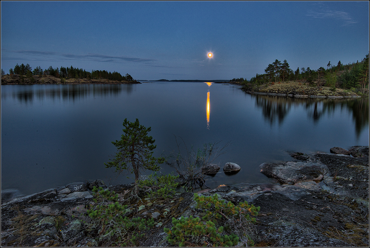 *** Карелия Ладожское озеро вечер луна