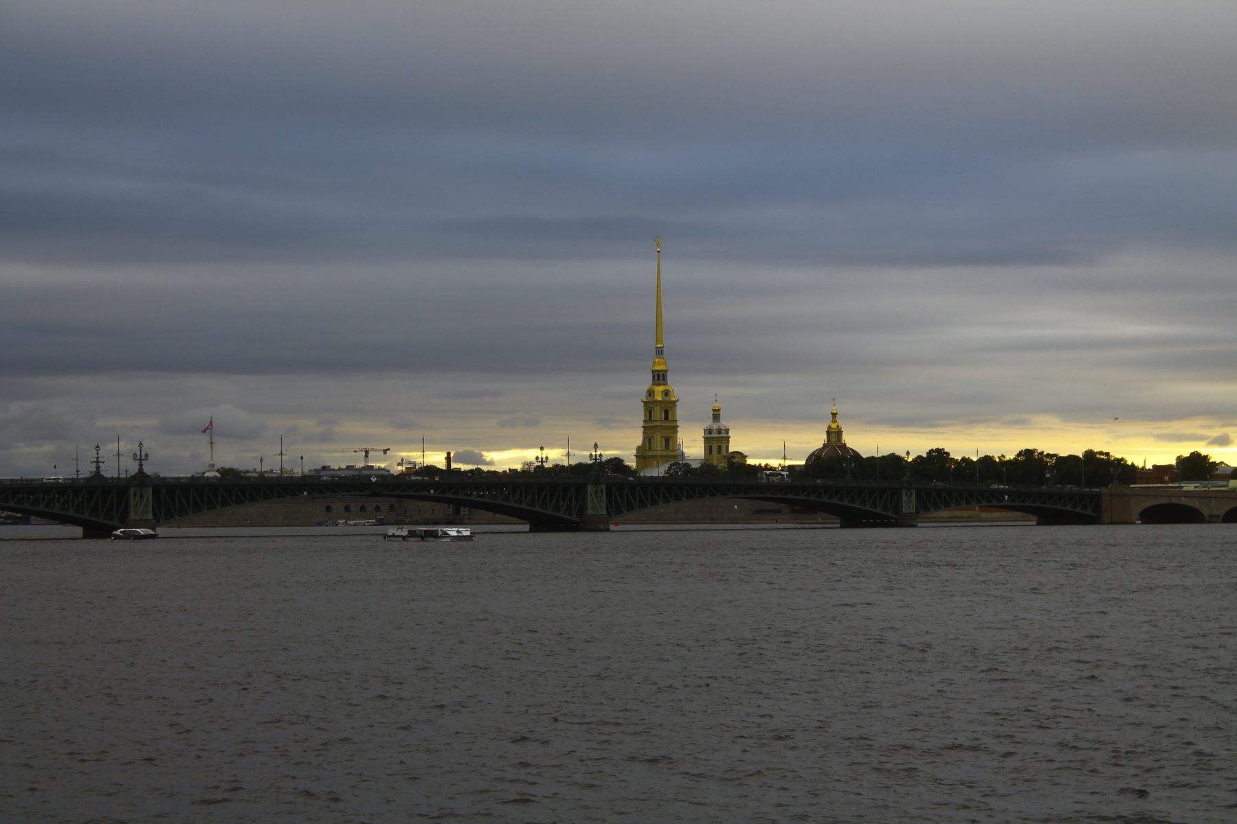 Вид на Петропавловскую Крепость и Троицкий мост (Санкт-Петербург) Санкт-Петербург