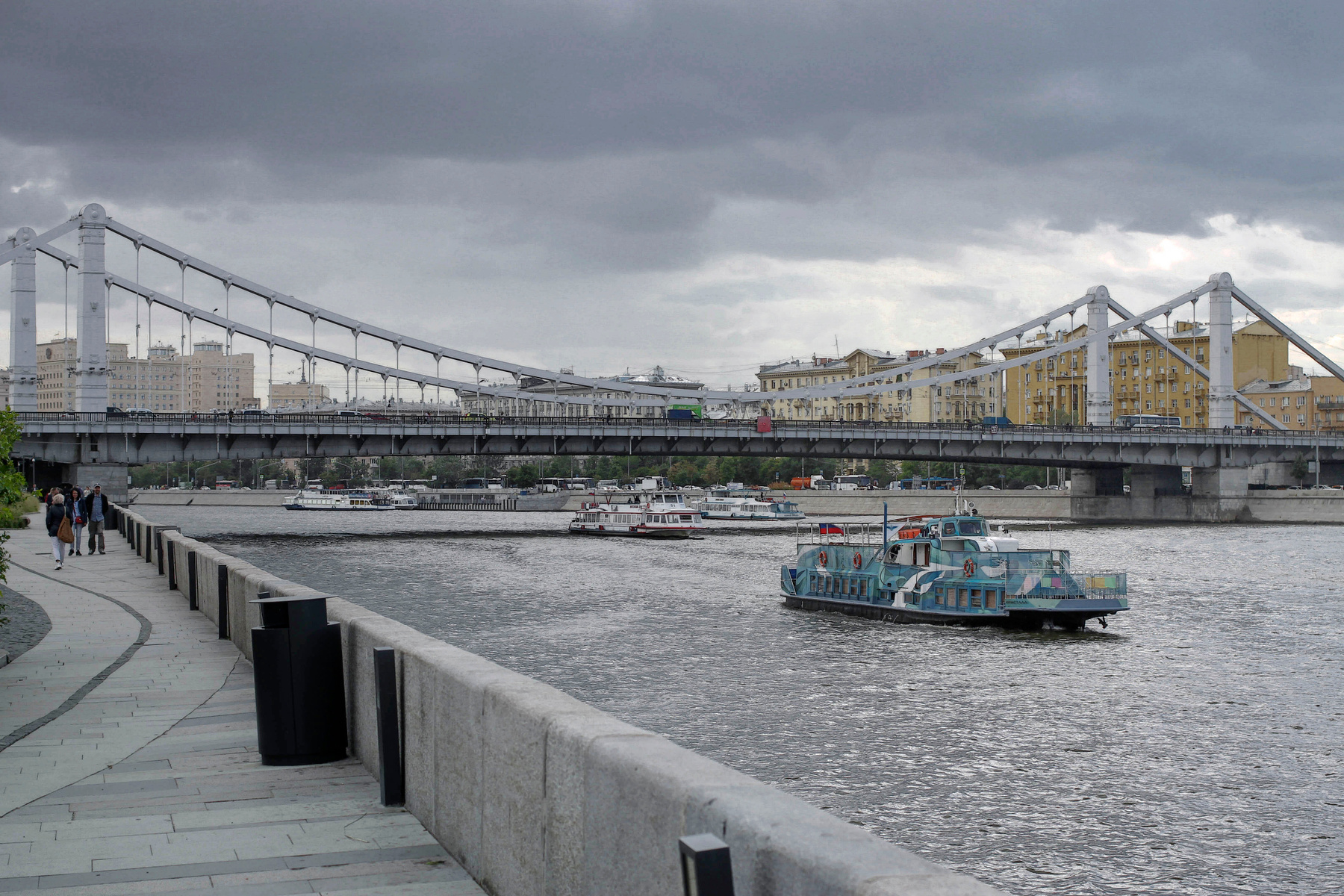 Москва, Крымский мост. москва крымский мост река вал