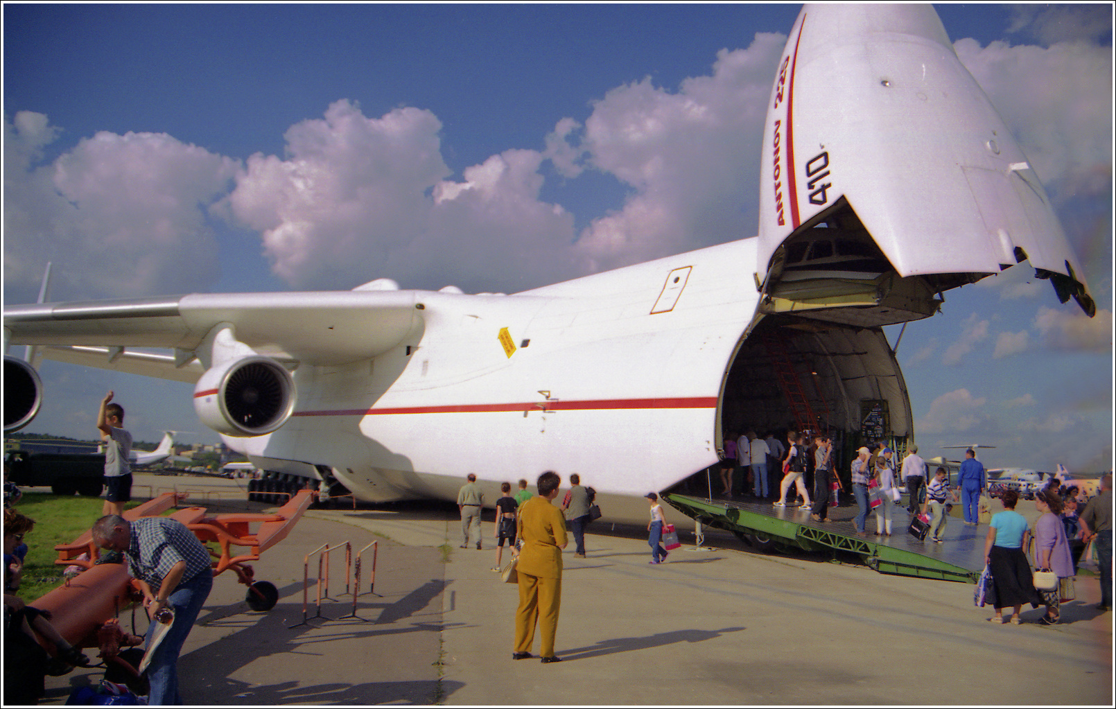 Ан-225 Ан-225 Мрия авиация самолет стоянка Жуковский 2001