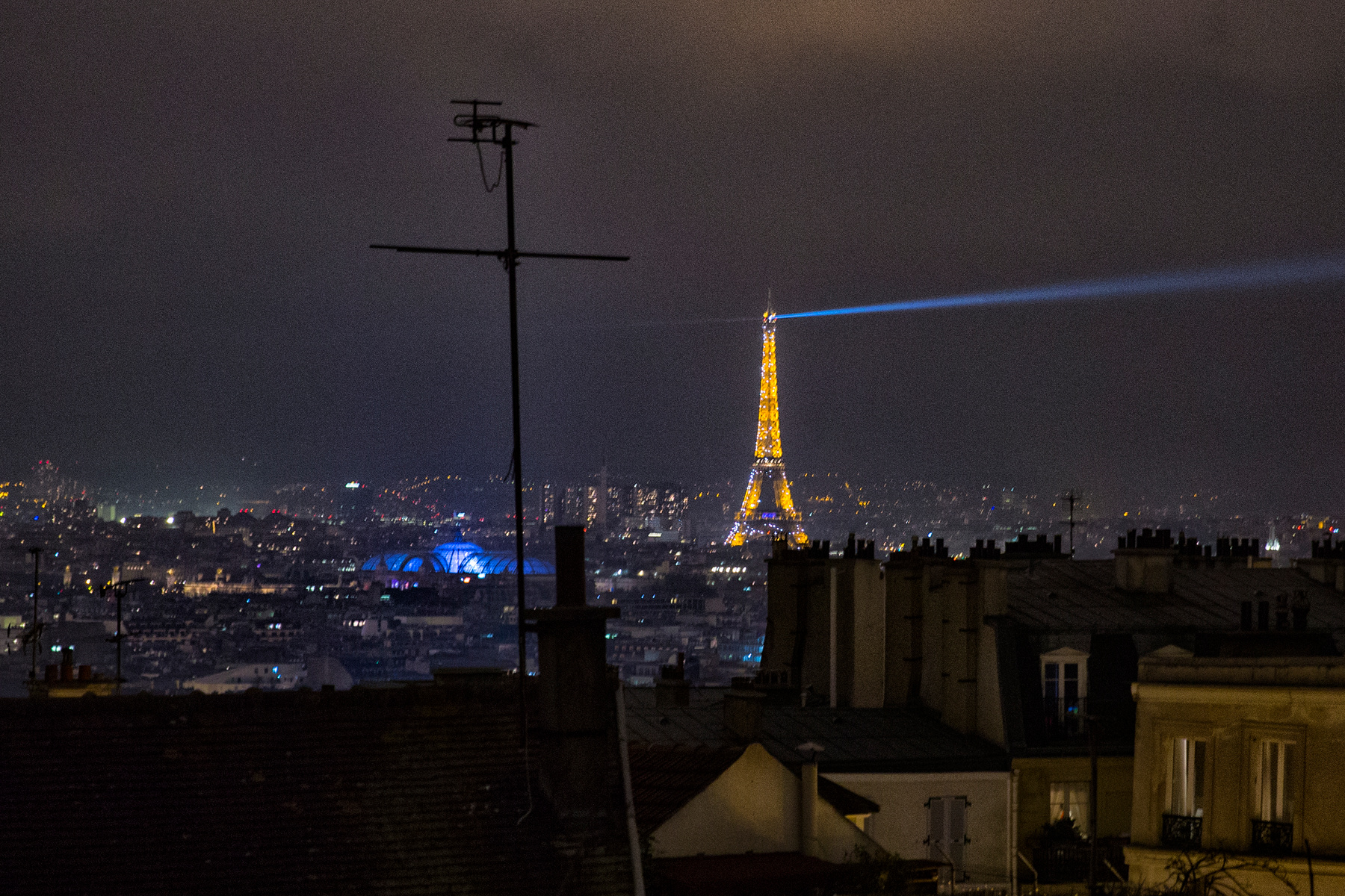Ночные крыши Парижа 