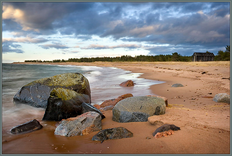 *** AnGr море облака вода камни берег Эстония Лахемаа побережье утро Estonia Lahemaa