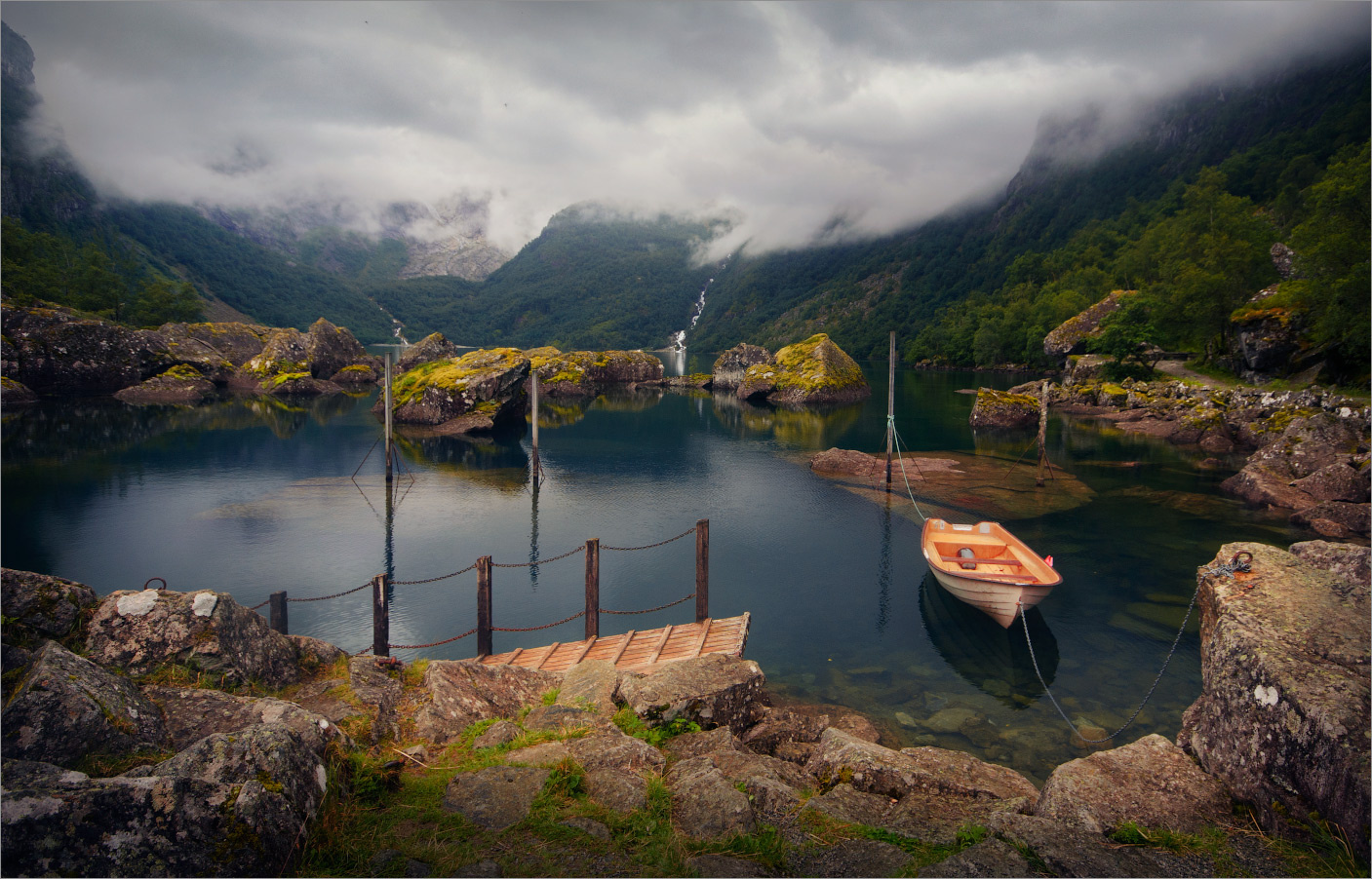А внутри - тишина... Норвегия озеро Бондхус