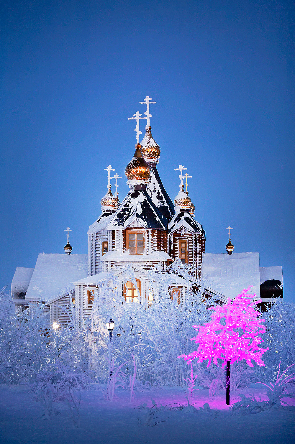 Вечерняя Чукотка Анадырь Храм Святой Живоначальной Троицы зима изморозь иней вечер
