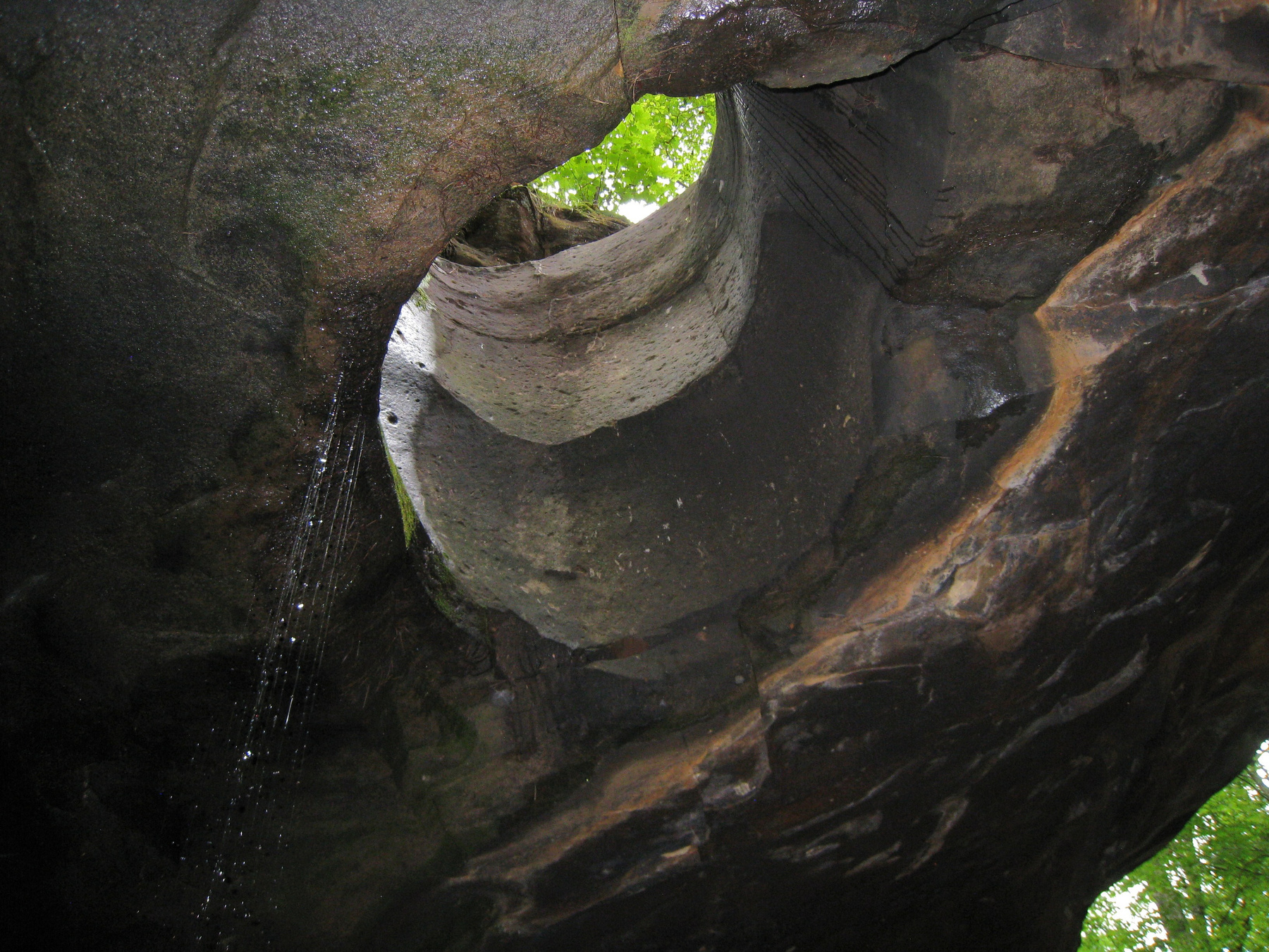 Каменное окошко с водопадом ( Glory Hole Falls ) америка пейзаж скалы