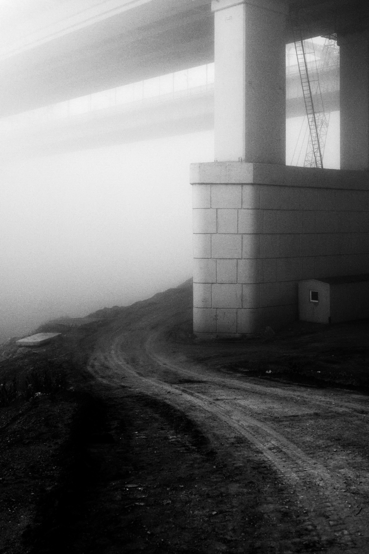 мост в тумане 