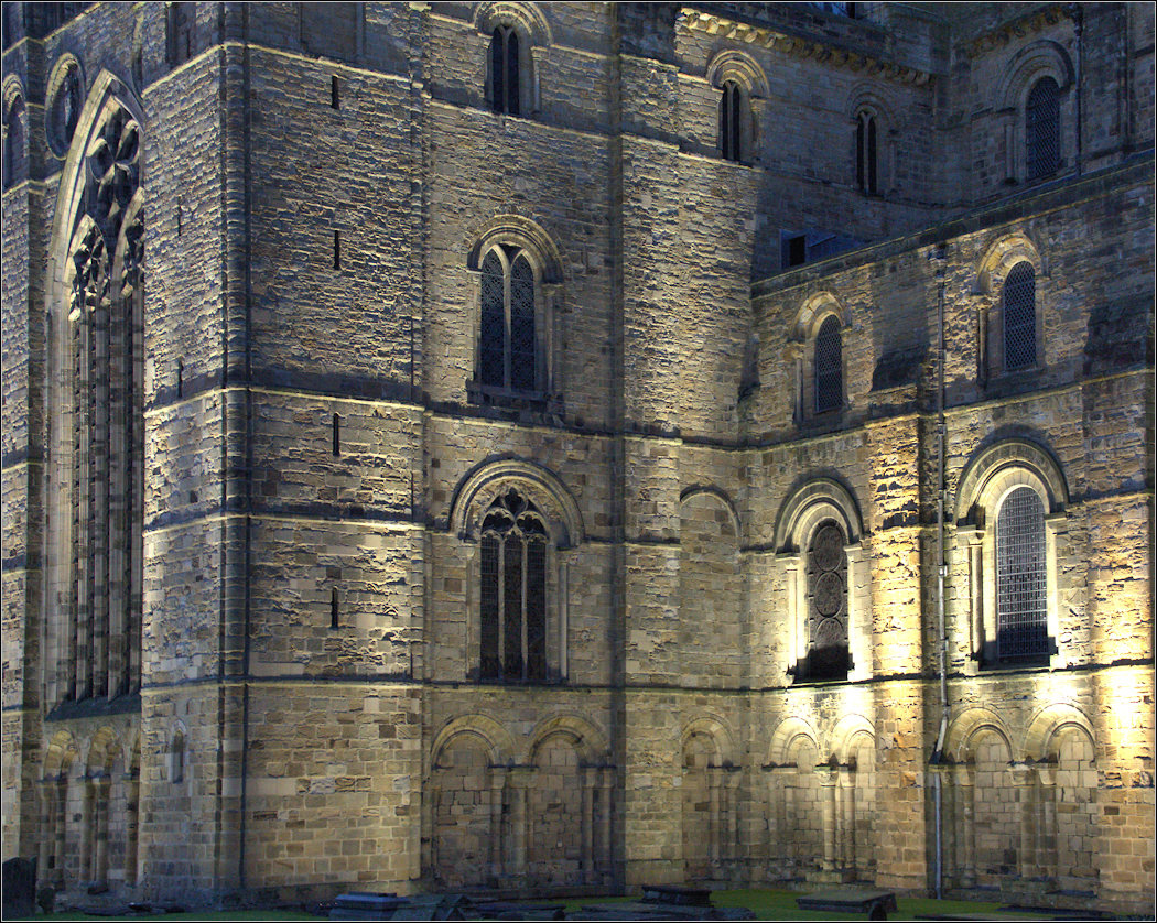 Раннее средневековье сентябрь Англия Durham замок ночь