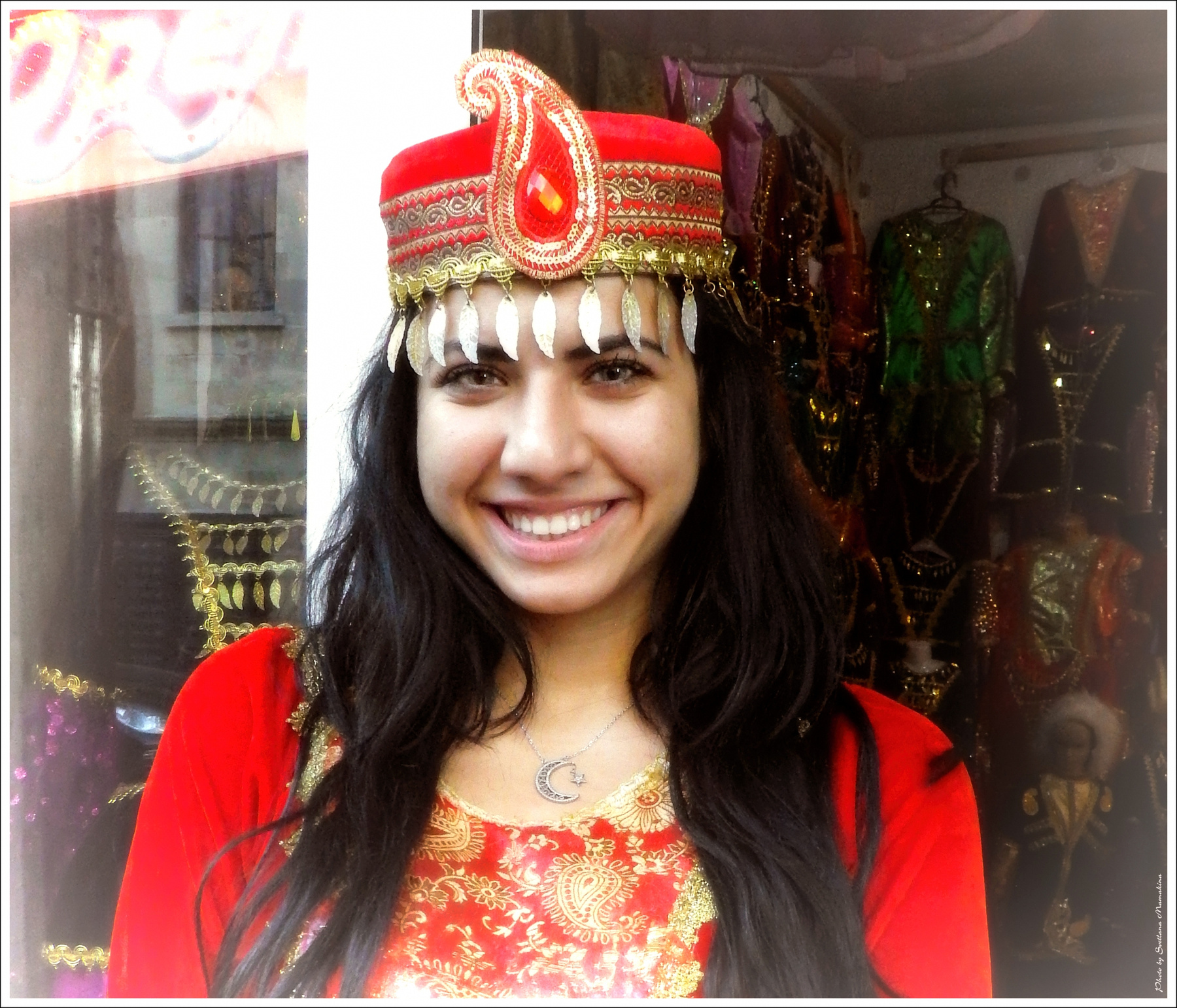 *Продавец восточных нарядов* фотография путешествие Баку магазин продавец портрет жанр Фото.Сайт Светлана Мамакина Lihgra Adventure