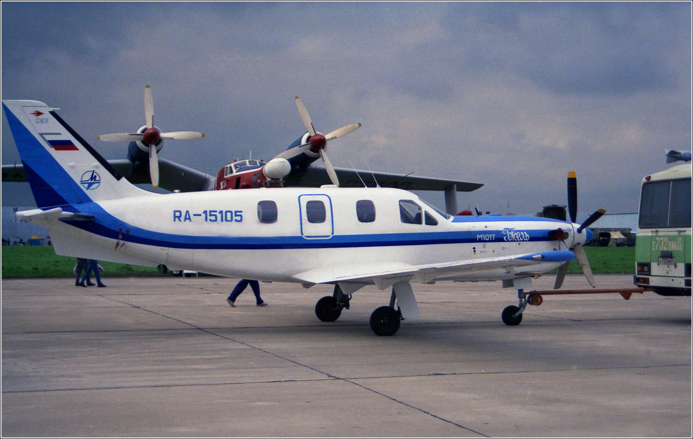 Гжель Гжель 1999 август МАКС-99 Жуковский авиация самолет стоянка